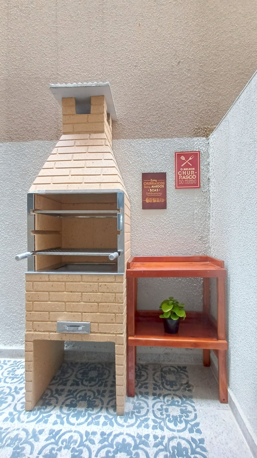  Sobrado à Venda – Itaim Paulista / SP  ✨ Sobrado em condomínio fechado – Porteira Fechada!  50m² bem distribuídos  2 dormitórios  1 vaga de garagem  Condomínio fechado, com segurança e tranquilidade  Porteira fechada – entre e more sem preocupações!