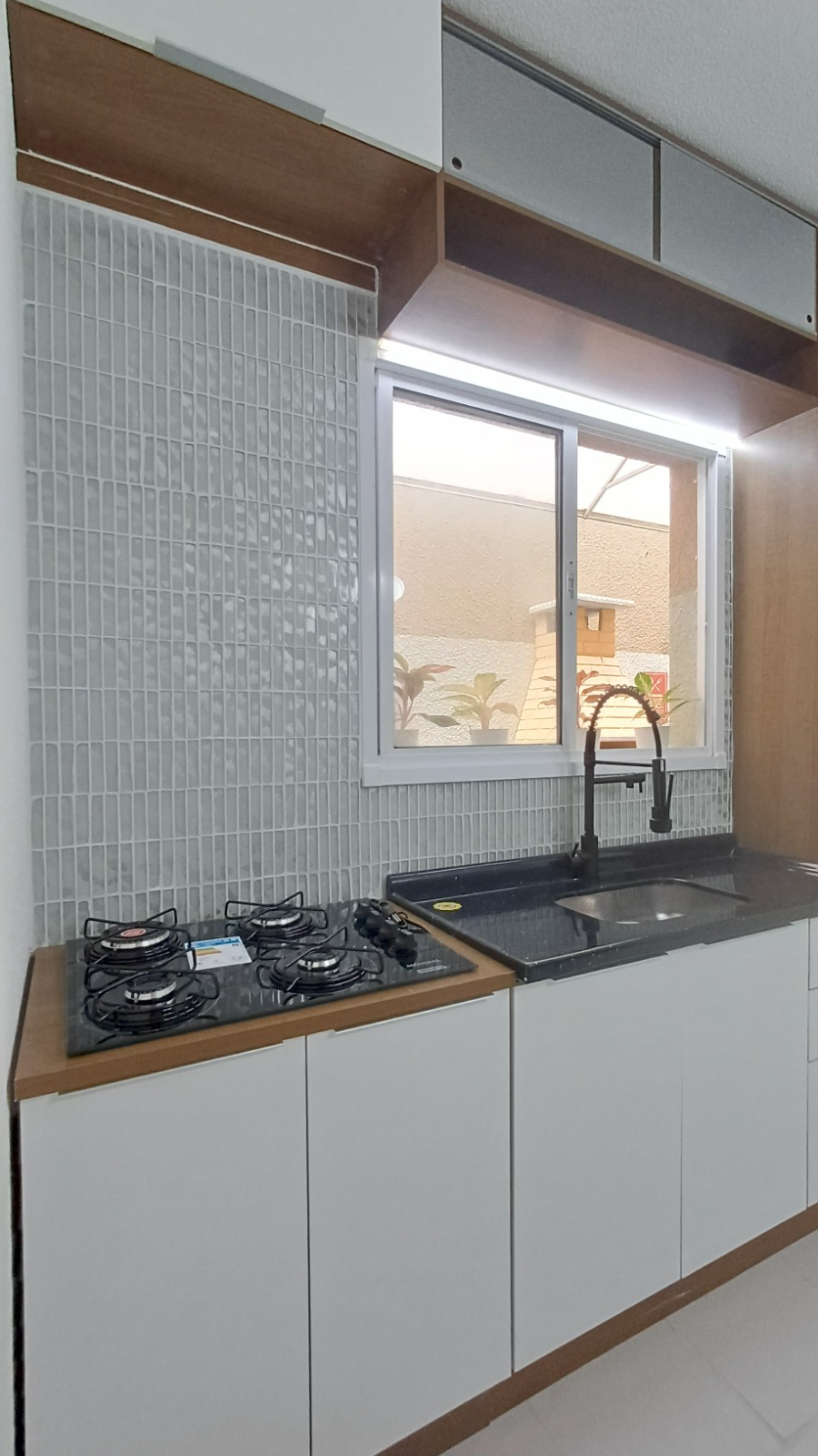  Sobrado à Venda – Itaim Paulista / SP  ✨ Sobrado em condomínio fechado – Porteira Fechada!  50m² bem distribuídos  2 dormitórios  1 vaga de garagem  Condomínio fechado, com segurança e tranquilidade  Porteira fechada – entre e more sem preocupações!