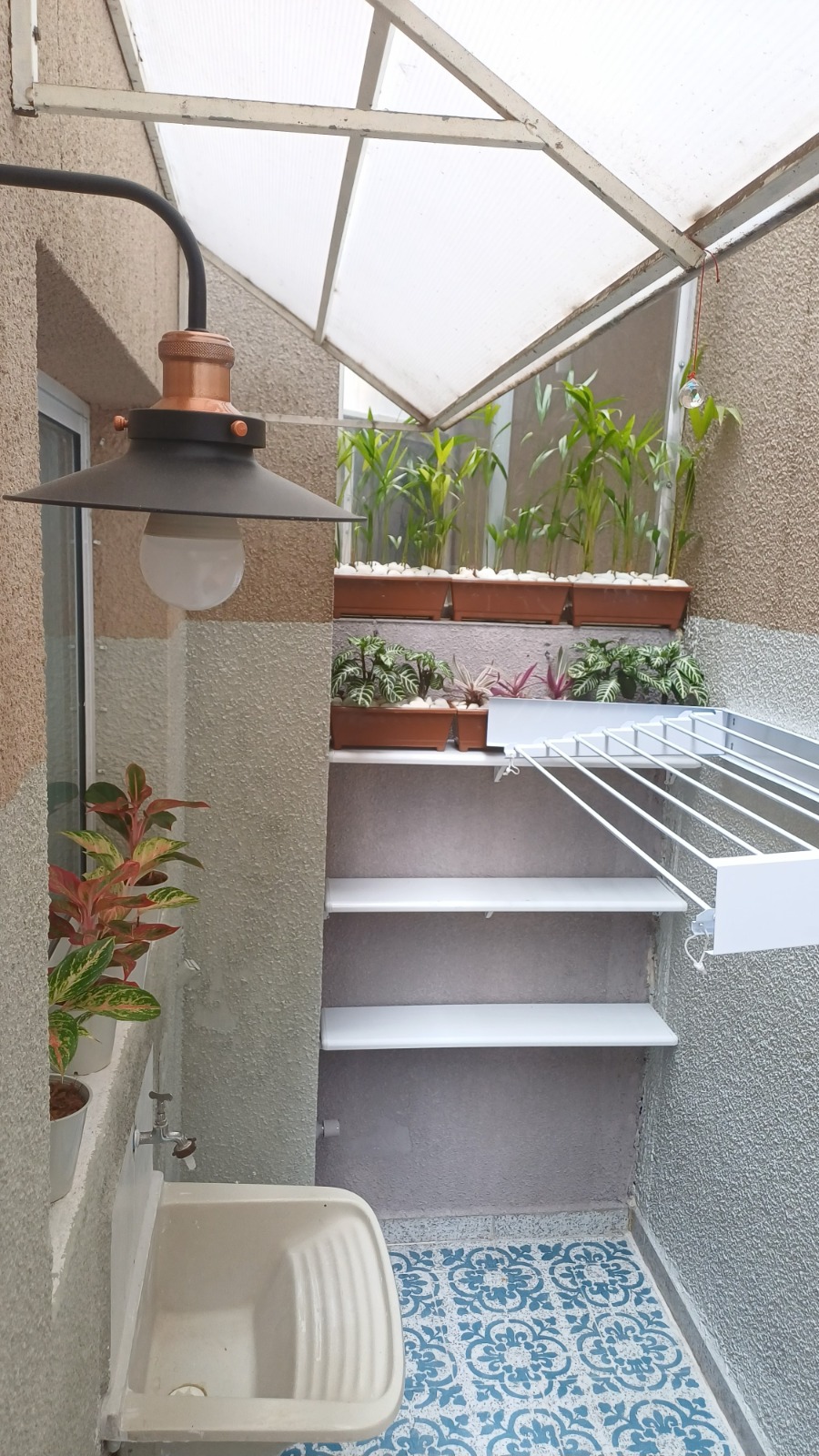  Sobrado à Venda – Itaim Paulista / SP  ✨ Sobrado em condomínio fechado – Porteira Fechada!  50m² bem distribuídos  2 dormitórios  1 vaga de garagem  Condomínio fechado, com segurança e tranquilidade  Porteira fechada – entre e more sem preocupações!