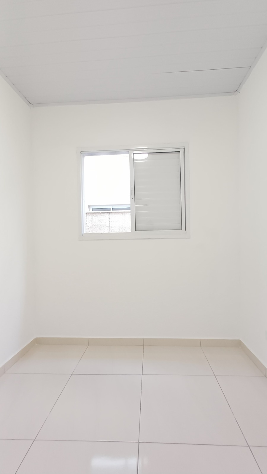  Sobrado à Venda – Itaim Paulista / SP  ✨ Sobrado em condomínio fechado – Porteira Fechada!  50m² bem distribuídos  2 dormitórios  1 vaga de garagem  Condomínio fechado, com segurança e tranquilidade  Porteira fechada – entre e more sem preocupações!