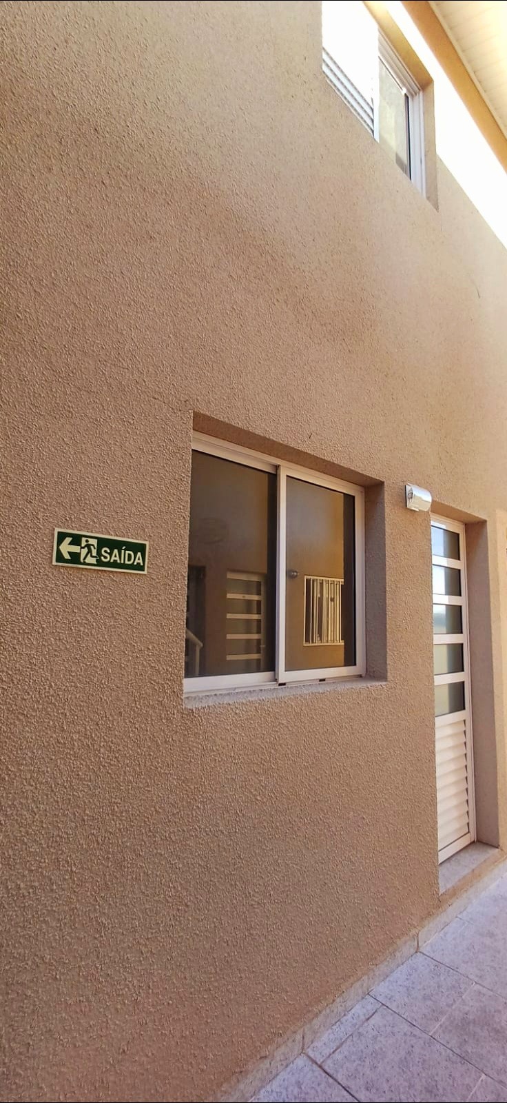  Sobrado à Venda – Itaim Paulista / SP  ✨ Sobrado em condomínio fechado – Porteira Fechada!  50m² bem distribuídos  2 dormitórios  1 vaga de garagem  Condomínio fechado, com segurança e tranquilidade  Porteira fechada – entre e more sem preocupações!