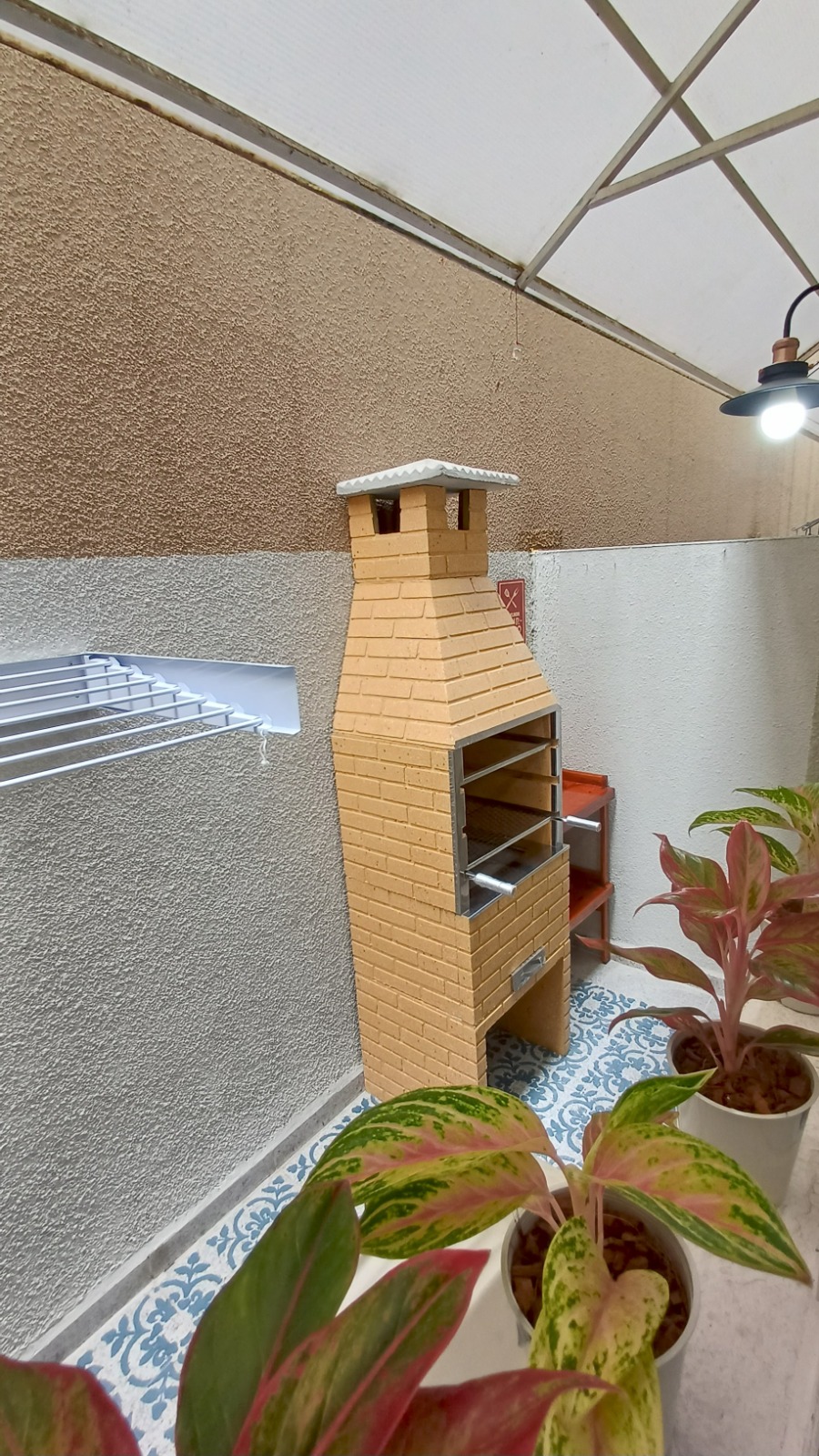  Sobrado à Venda – Itaim Paulista / SP  ✨ Sobrado em condomínio fechado – Porteira Fechada!  50m² bem distribuídos  2 dormitórios  1 vaga de garagem  Condomínio fechado, com segurança e tranquilidade  Porteira fechada – entre e more sem preocupações!