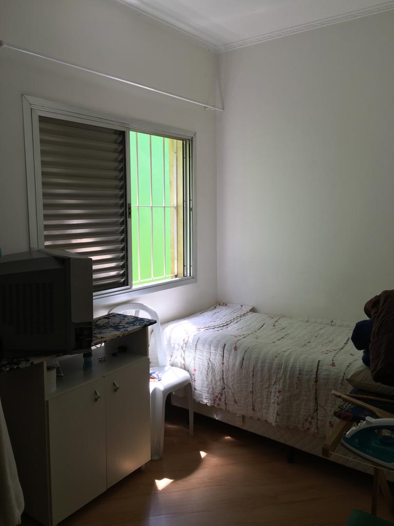   Sobrado Espetacular – São Miguel  Descubra o conforto e a praticidade de morar em um sobrado completo, com localização privilegiada!  ✨ Características do imóvel:  4 dormitórios, sendo 1 suíte  Sala de estar e sala de jantar amplas  Cozinha funcional  Lavanderia coberta  Quintal nos fundos com churrasqueira  Edícula com 1 dormitório e 1 banheiro  Ar-condicionado  Vaga coberta para 2 carros  