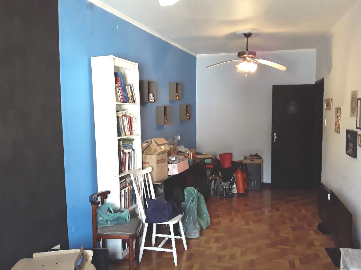  Sobrado de Esquina – Amplo, Ensolarado e com Localização Privilegiada!  Este belo sobrado de 228m² de área construída em terreno de 164m² reúne conforto, espaço e praticidade em uma localização estratégica.  ✨ Diferenciais do imóvel:  03 vagas de garagem cobertas  Sala ampla com 02 ambientes e terraço coberto  Copa-cozinha espaçosa.