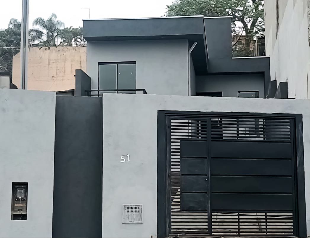 ✨ LANÇAMENTO – Casa dos Sonhos no Parque Residencial Itapeti! ✨  Encante-se com esta belíssima casa com 3 dormitórios, sendo 1 suíte com sacada e closet, projetada para oferecer conforto, elegância e praticidade para toda a família.  Localizada no Parque Residencial Itapeti, em meio à natureza e tranquilidade da serra da Mogi-Dutra, esta é a combinação perfeita entre qualidade de vida.