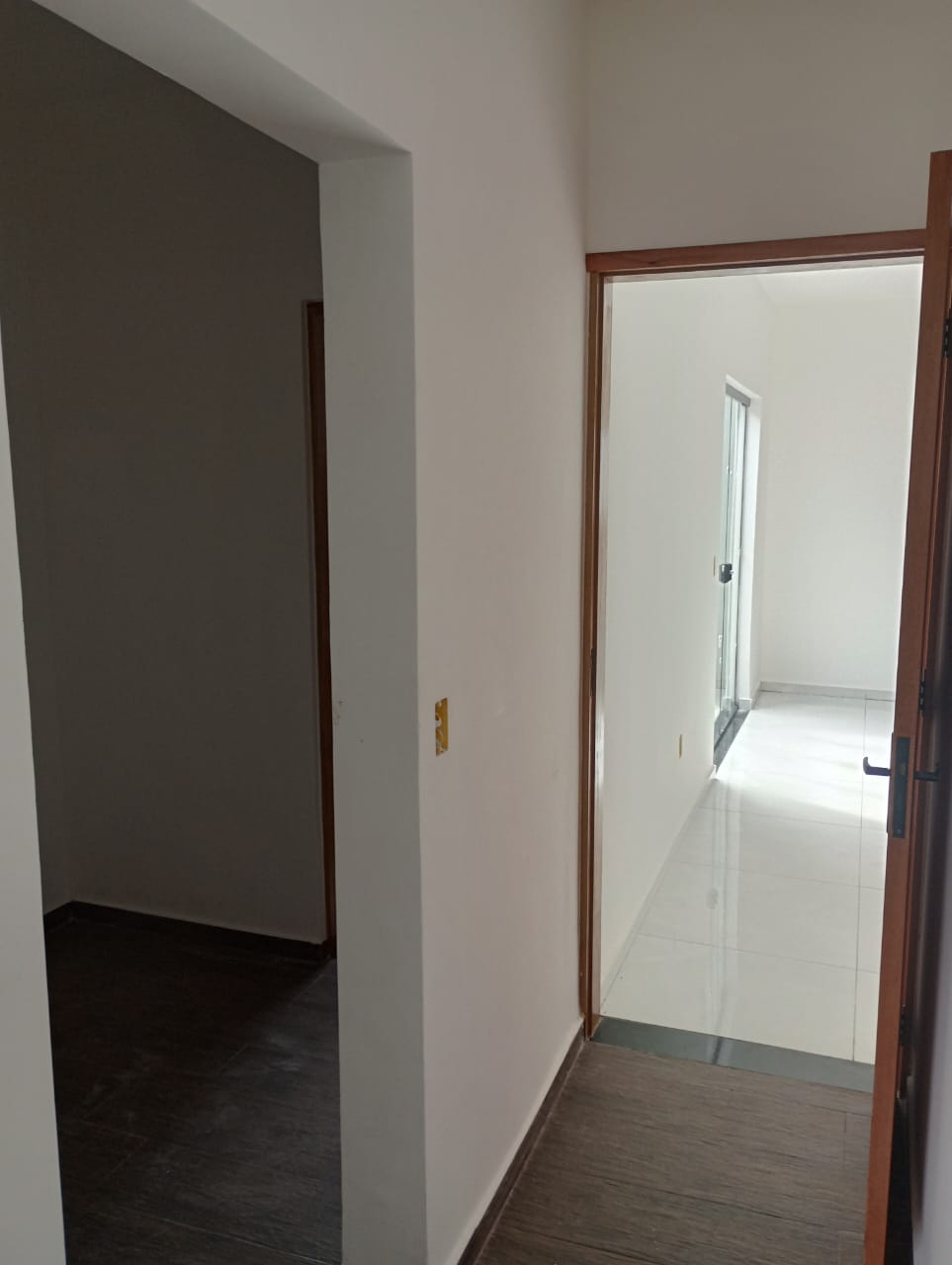 ✨ LANÇAMENTO – Casa dos Sonhos no Parque Residencial Itapeti! ✨  Encante-se com esta belíssima casa com 3 dormitórios, sendo 1 suíte com sacada e closet, projetada para oferecer conforto, elegância e praticidade para toda a família.  Localizada no Parque Residencial Itapeti, em meio à natureza e tranquilidade da serra da Mogi-Dutra, esta é a combinação perfeita entre qualidade de vida.