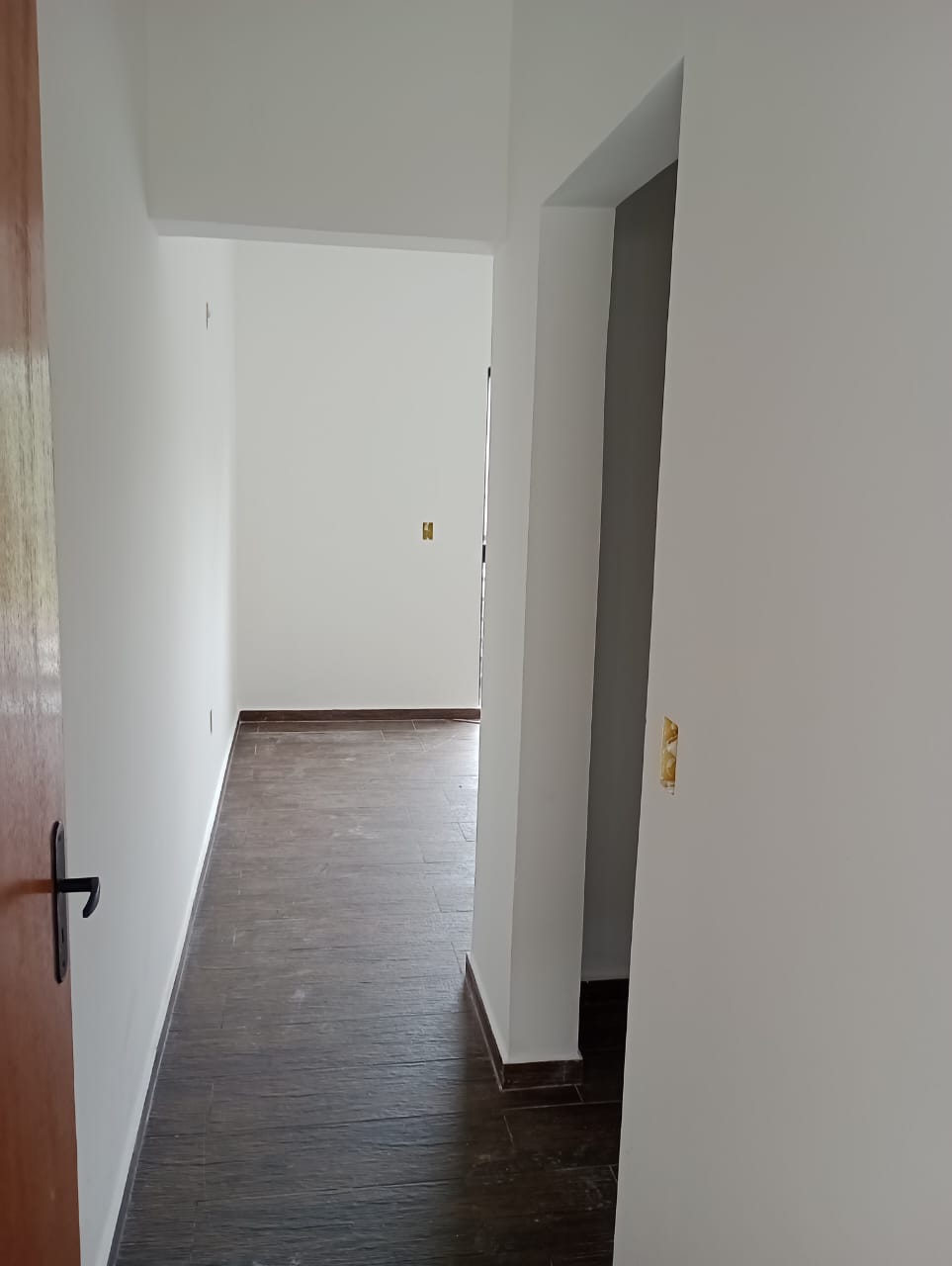 ✨ LANÇAMENTO – Casa dos Sonhos no Parque Residencial Itapeti! ✨  Encante-se com esta belíssima casa com 3 dormitórios, sendo 1 suíte com sacada e closet, projetada para oferecer conforto, elegância e praticidade para toda a família.  Localizada no Parque Residencial Itapeti, em meio à natureza e tranquilidade da serra da Mogi-Dutra, esta é a combinação perfeita entre qualidade de vida.