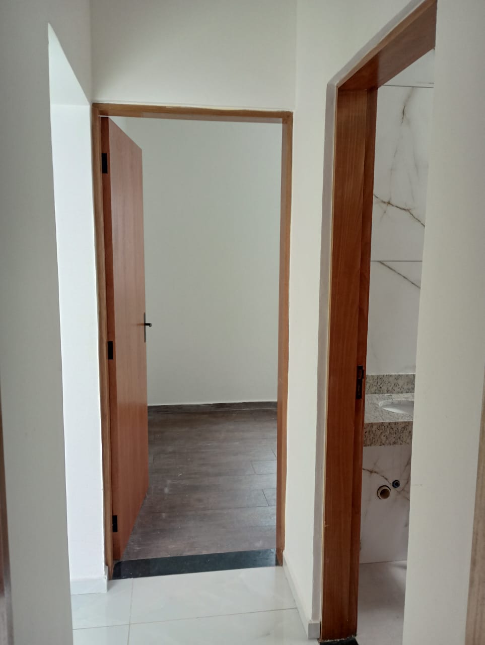 ✨ LANÇAMENTO – Casa dos Sonhos no Parque Residencial Itapeti! ✨  Encante-se com esta belíssima casa com 3 dormitórios, sendo 1 suíte com sacada e closet, projetada para oferecer conforto, elegância e praticidade para toda a família.  Localizada no Parque Residencial Itapeti, em meio à natureza e tranquilidade da serra da Mogi-Dutra, esta é a combinação perfeita entre qualidade de vida.