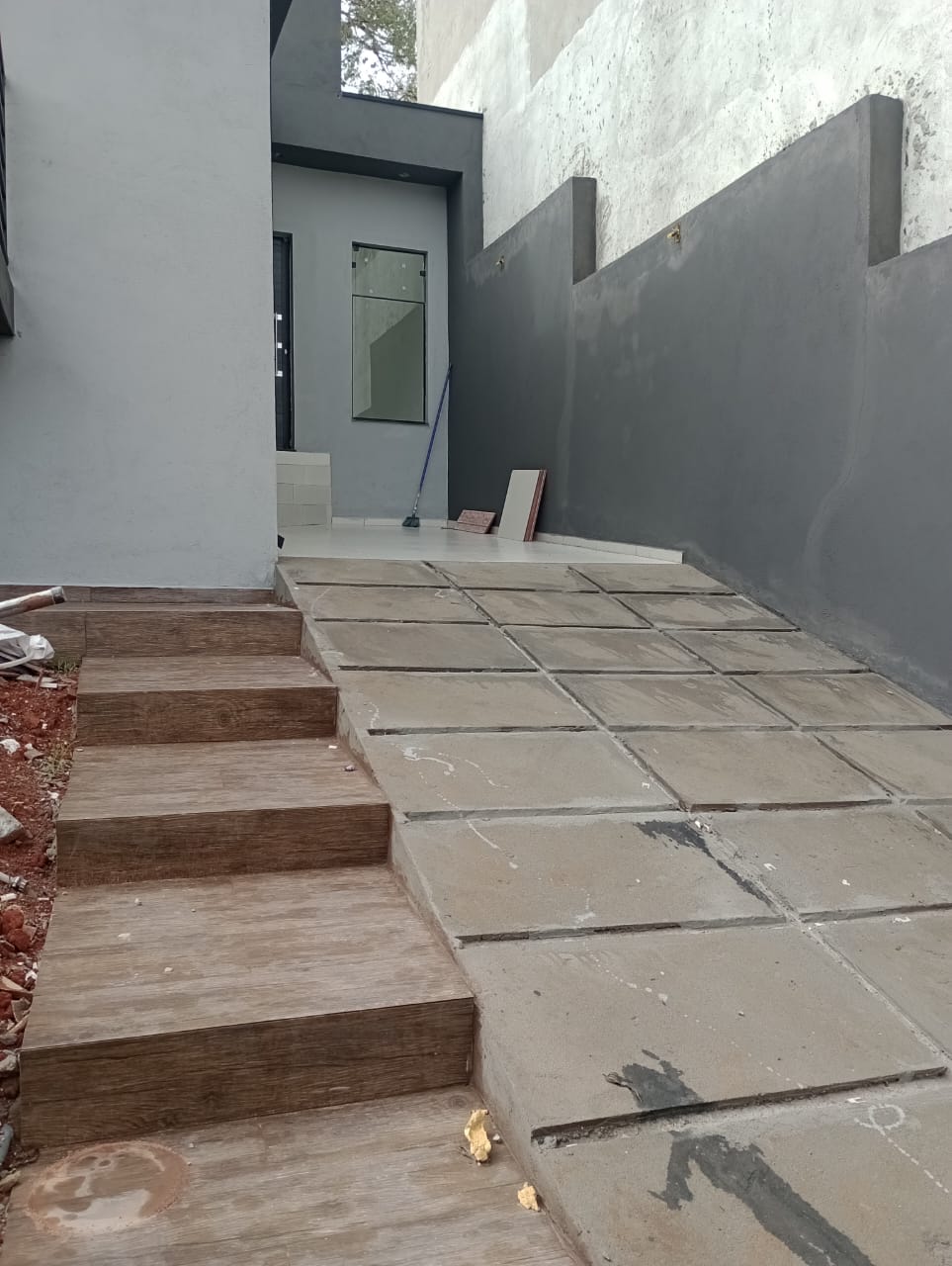 ✨ LANÇAMENTO – Casa dos Sonhos no Parque Residencial Itapeti! ✨  Encante-se com esta belíssima casa com 3 dormitórios, sendo 1 suíte com sacada e closet, projetada para oferecer conforto, elegância e praticidade para toda a família.  Localizada no Parque Residencial Itapeti, em meio à natureza e tranquilidade da serra da Mogi-Dutra, esta é a combinação perfeita entre qualidade de vida.