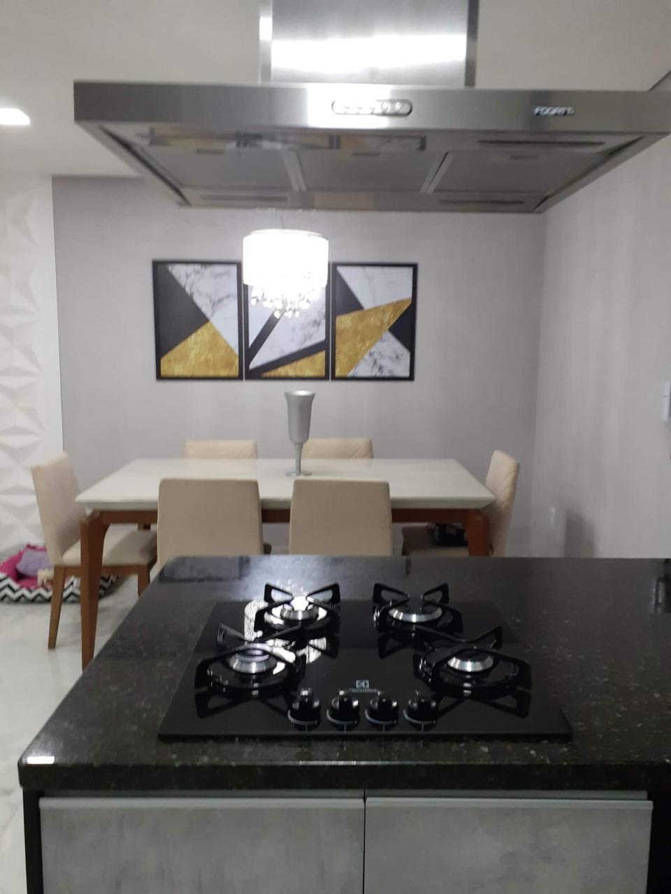  Sobrado 3 Andares – Novo 3 Dormitórios  1 Suíte  4 Vagas  150m²  ✨ Moderno e recém-construído, este sobrado é perfeito para quem busca conforto, espaço e uma ótima localização!  Detalhes do imóvel:  3 dormitórios sendo 1 suíte   3 andares bem distribuídos  Sala de estar aconchegante   Cozinha ampla  4 vagas de garagem 