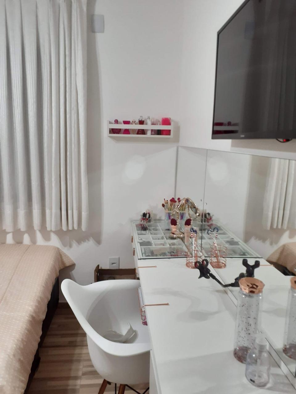  Sobrado 3 Andares – Novo 3 Dormitórios  1 Suíte  4 Vagas  150m²  ✨ Moderno e recém-construído, este sobrado é perfeito para quem busca conforto, espaço e uma ótima localização!  Detalhes do imóvel:  3 dormitórios sendo 1 suíte   3 andares bem distribuídos  Sala de estar aconchegante   Cozinha ampla  4 vagas de garagem 