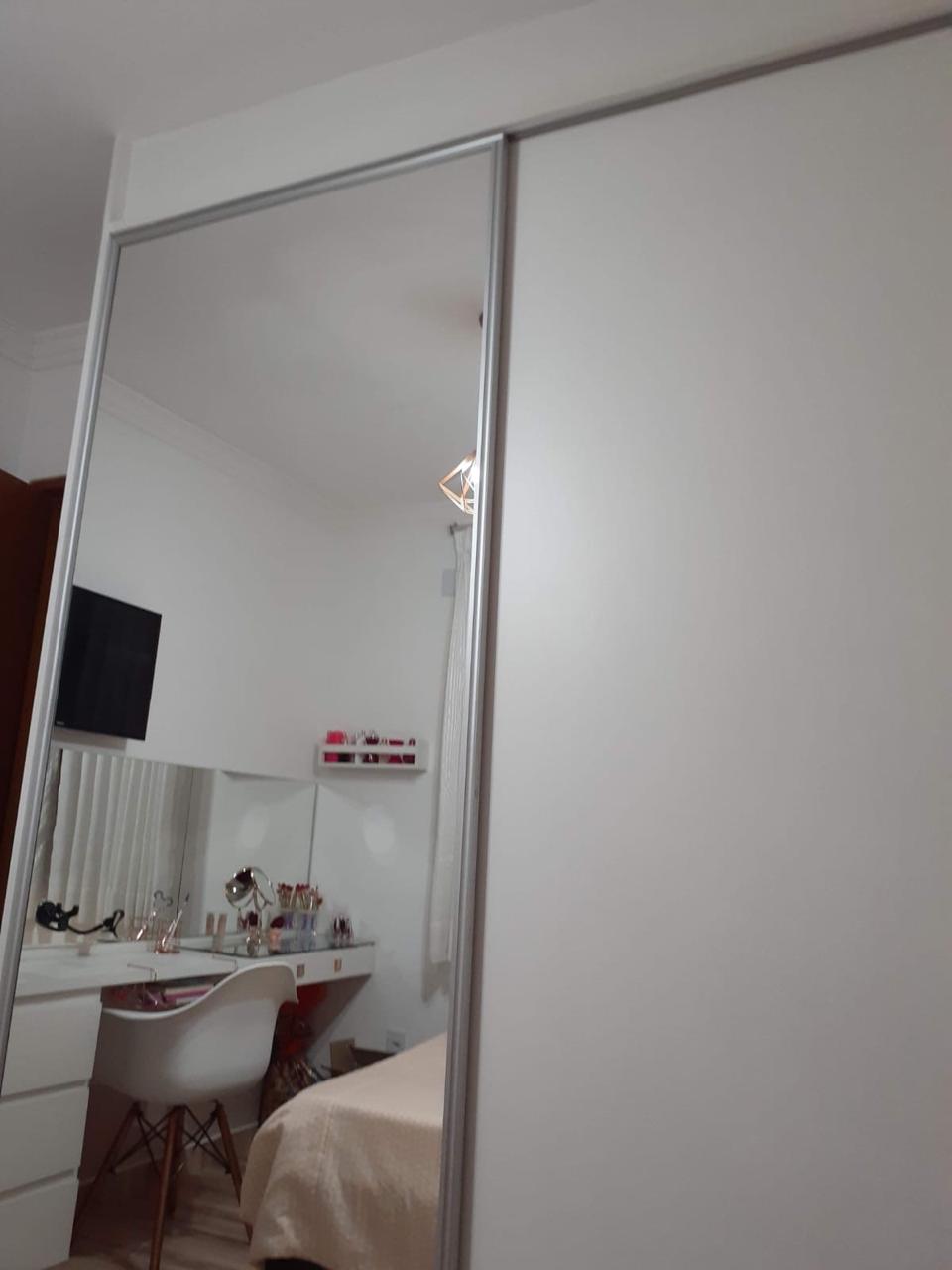  Sobrado 3 Andares – Novo 3 Dormitórios  1 Suíte  4 Vagas  150m²  ✨ Moderno e recém-construído, este sobrado é perfeito para quem busca conforto, espaço e uma ótima localização!  Detalhes do imóvel:  3 dormitórios sendo 1 suíte   3 andares bem distribuídos  Sala de estar aconchegante   Cozinha ampla  4 vagas de garagem 