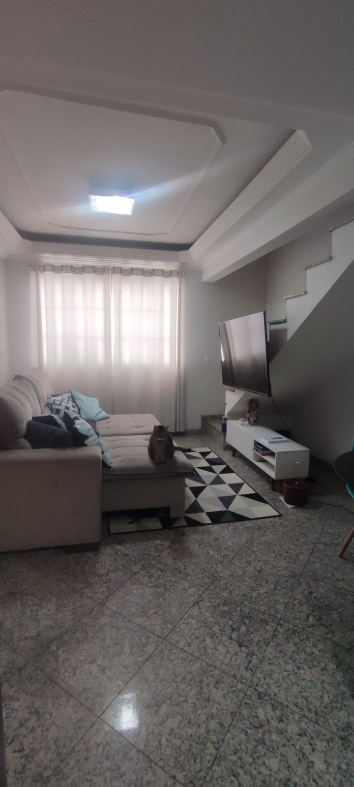  Casa em Condomínio Fechado – Jardim Lisboa  ✨ Excelente oportunidade! Imóvel totalmente reformado, ideal para quem busca conforto, segurança e praticidade.  Características do imóvel:  2 dormitórios  Sala de estar aconchegante  Cozinha funcional  1 vaga de garagem  72m² de área construída .