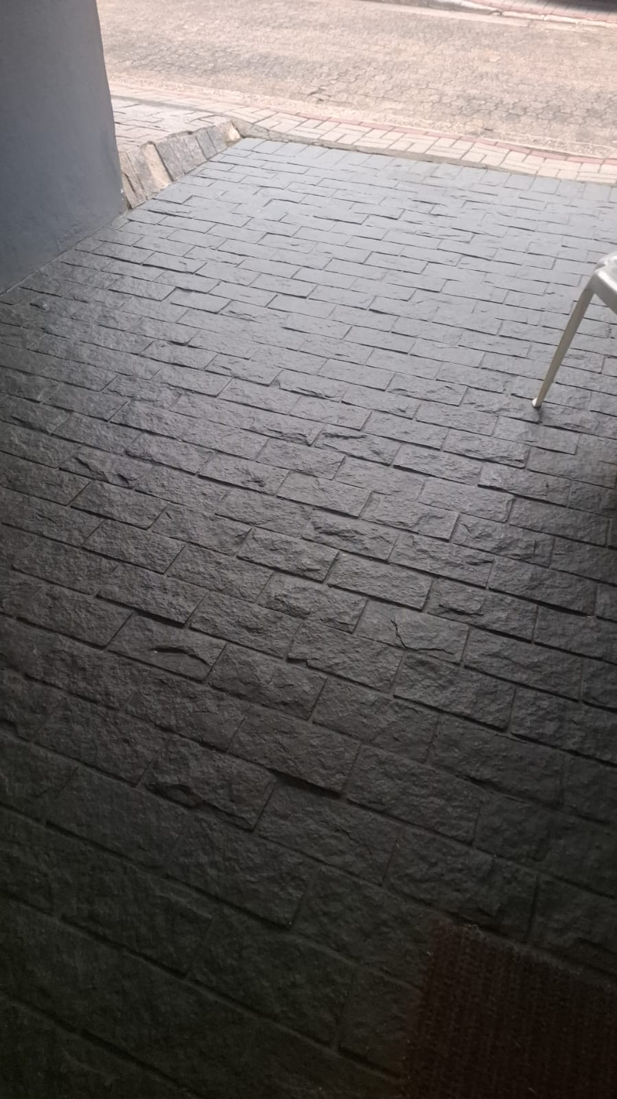  Casa em Condomínio Fechado – Jardim Lisboa  ✨ Excelente oportunidade! Imóvel totalmente reformado, ideal para quem busca conforto, segurança e praticidade.  Características do imóvel:  2 dormitórios  Sala de estar aconchegante  Cozinha funcional  1 vaga de garagem  72m² de área construída .