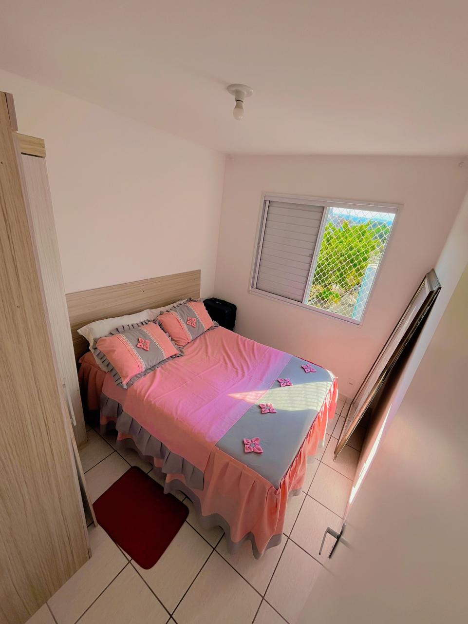  APARTAMENTO EM CONDOMÍNIO – VILA NOVA CURUÇÁ  ✨ Excelente oportunidade! Apartamento com 50m², em condomínio bem localizado, com:  2 dormitórios aconchegantes  Sala com acesso à varanda  Cozinha planejada  Banheiro social  1 vaga rotativa Localizado na Vila Nova Curuçá, região tranquila e de fácil acesso a transporte público, comércios e serviços.