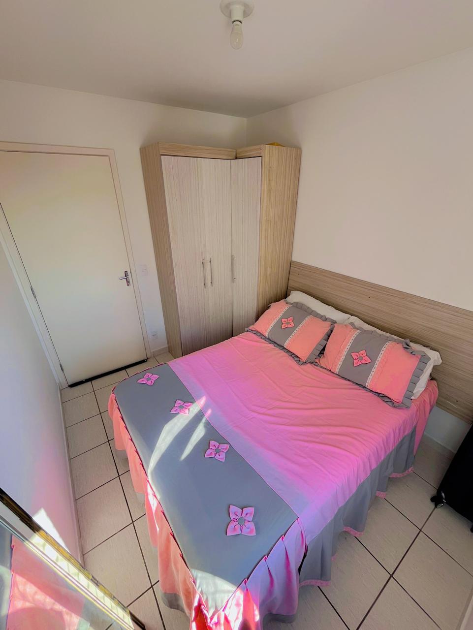  APARTAMENTO EM CONDOMÍNIO – VILA NOVA CURUÇÁ  ✨ Excelente oportunidade! Apartamento com 50m², em condomínio bem localizado, com:  2 dormitórios aconchegantes  Sala com acesso à varanda  Cozinha planejada  Banheiro social  1 vaga rotativa Localizado na Vila Nova Curuçá, região tranquila e de fácil acesso a transporte público, comércios e serviços.