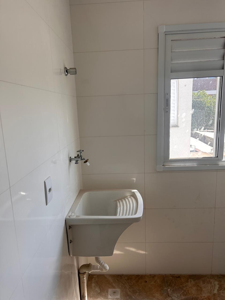 Apartamento à venda  Metrô Guilhermina Esperança, São Paulo  Excelente oportunidade para quem busca praticidade e ótima localização! Apartamento com 2 dormitórios, 45 m², bem distribuído, oferecendo conforto e funcionalidade no dia a dia.  Localizado próximo ao Metrô .em uma região completa, com comércios, escolas, supermercados e fácil acesso ao transporte público.