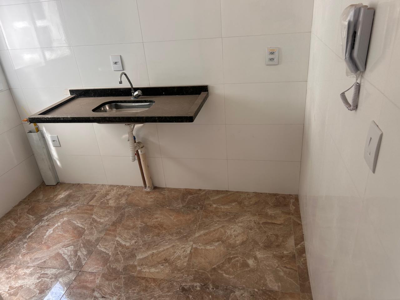 Apartamento à venda  Metrô Guilhermina Esperança, São Paulo  Excelente oportunidade para quem busca praticidade e ótima localização! Apartamento com 2 dormitórios, 45 m², bem distribuído, oferecendo conforto e funcionalidade no dia a dia.  Localizado próximo ao Metrô .em uma região completa, com comércios, escolas, supermercados e fácil acesso ao transporte público.
