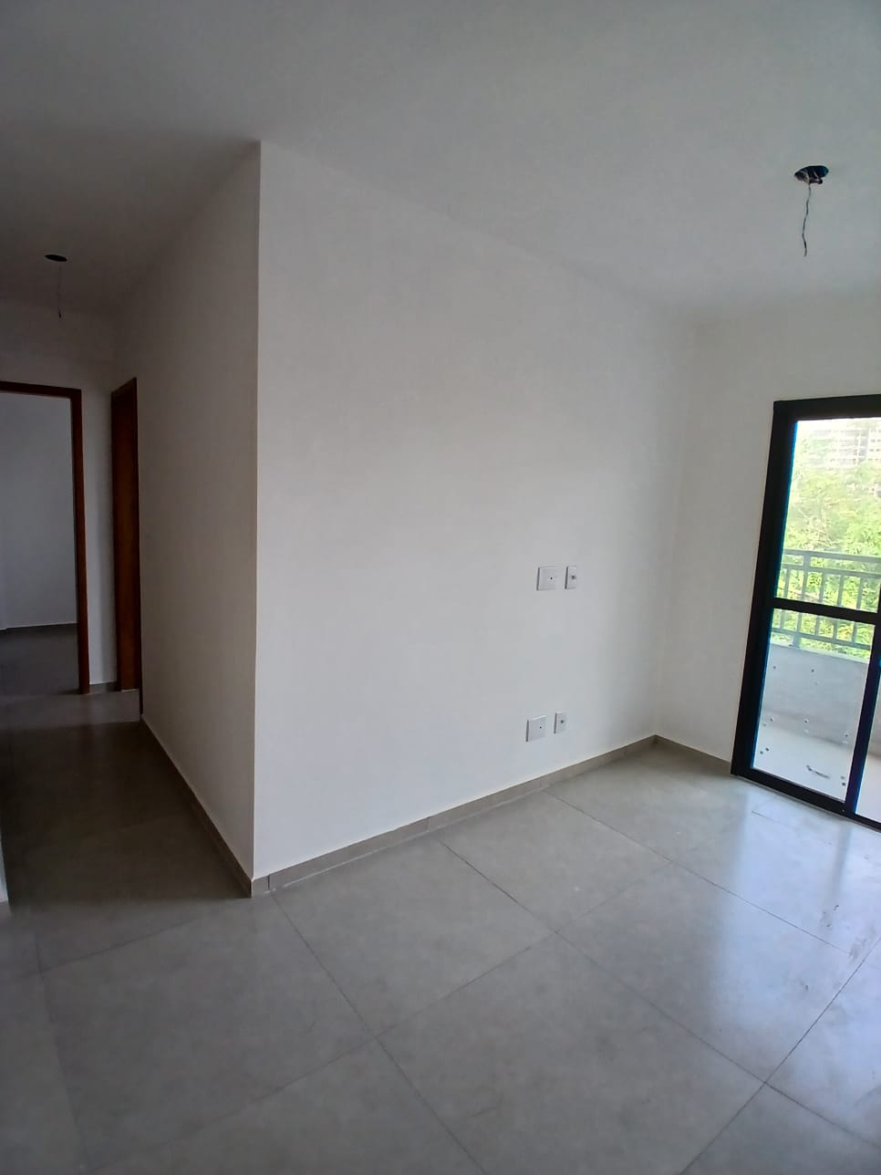  Apartamento à venda  Metrô Guilhermina Esperança, São Paulo  Excelente oportunidade! Apartamento moderno e bem localizado, na esquina do Metrô Guilhermina Esperança, com 53 m², 2 dormitórios com sacada, no 1º andar.