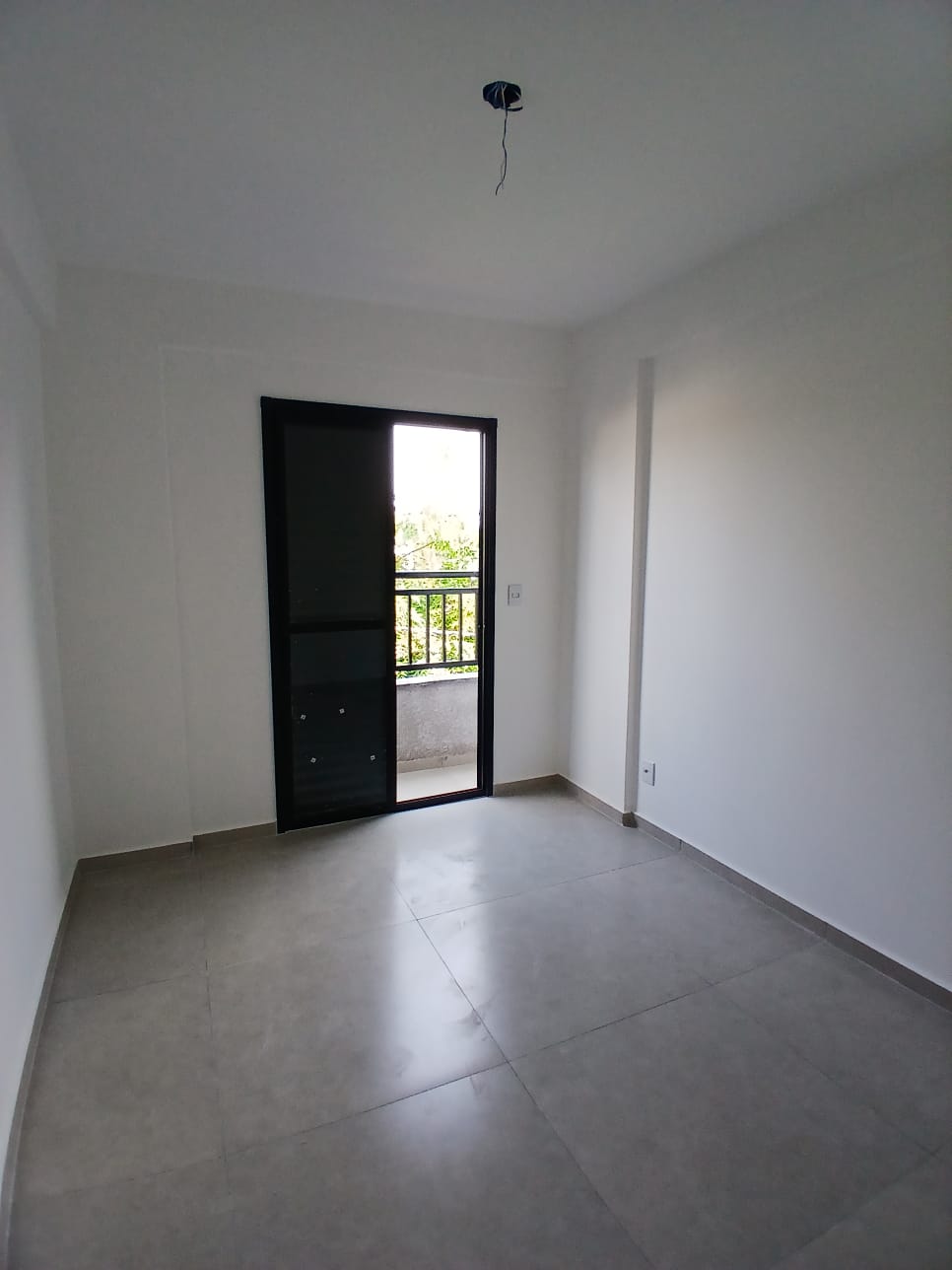  Apartamento à venda  Metrô Guilhermina Esperança, São Paulo  Excelente oportunidade! Apartamento moderno e bem localizado, na esquina do Metrô Guilhermina Esperança, com 53 m², 2 dormitórios com sacada, no 1º andar.