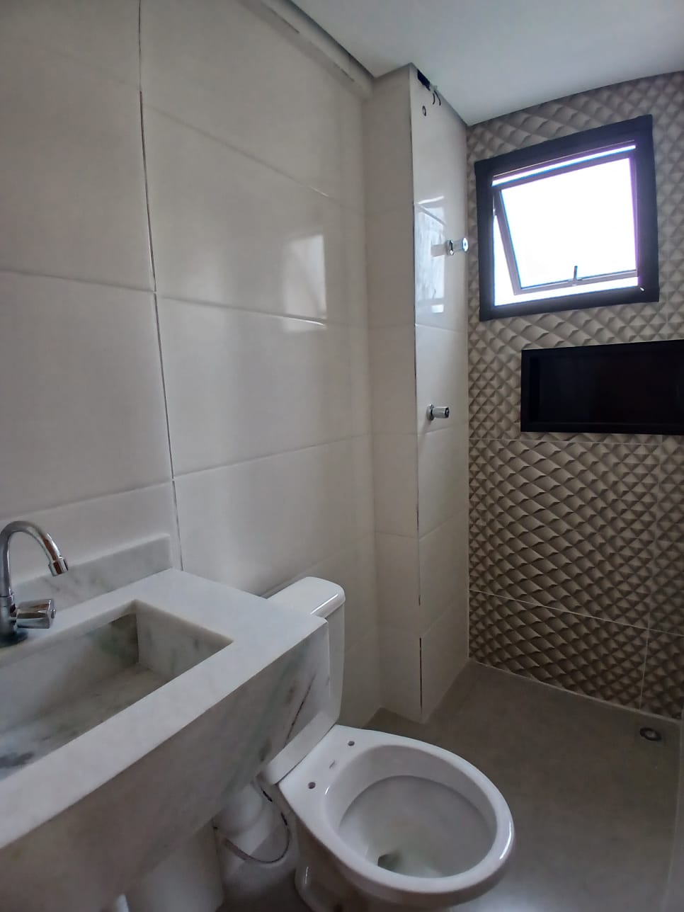  Apartamento à venda  Metrô Guilhermina Esperança, São Paulo  Excelente oportunidade! Apartamento moderno e bem localizado, na esquina do Metrô Guilhermina Esperança, com 53 m², 2 dormitórios com sacada, no 1º andar.