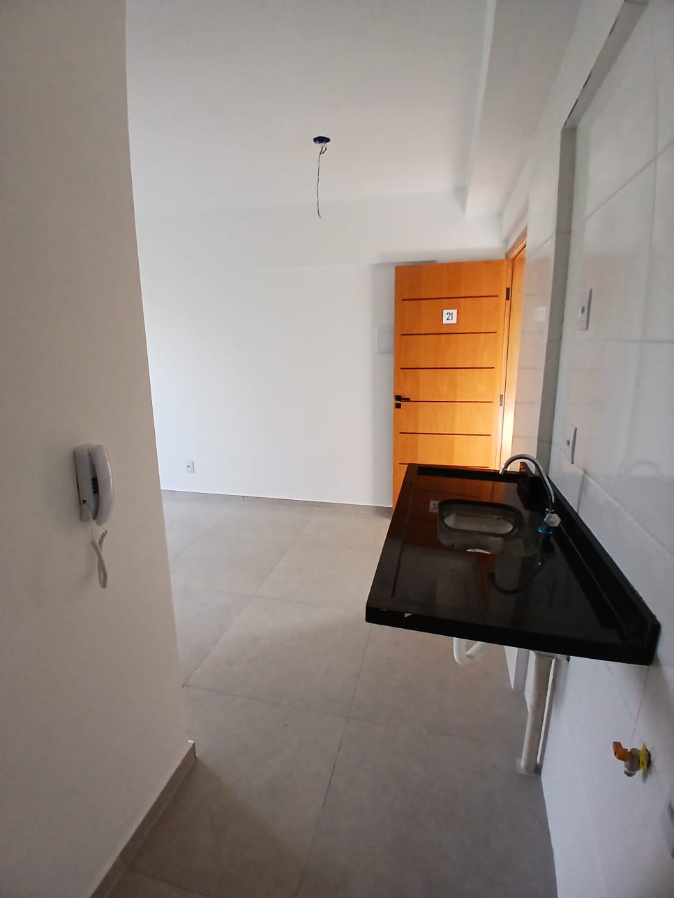  Apartamento à venda  Metrô Guilhermina Esperança, São Paulo  Excelente oportunidade! Apartamento moderno e bem localizado, na esquina do Metrô Guilhermina Esperança, com 53 m², 2 dormitórios com sacada, no 1º andar.