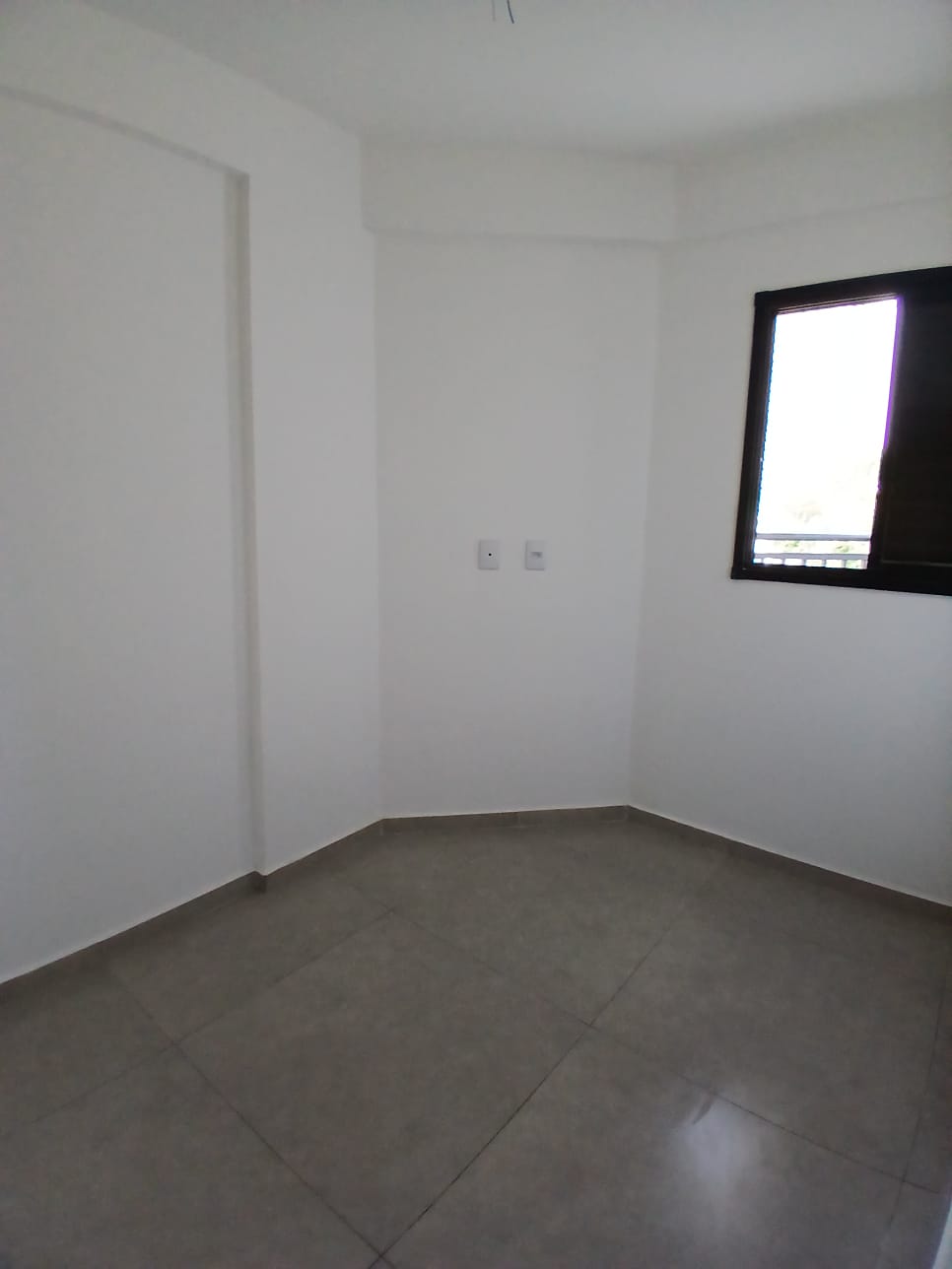  Apartamento à venda  Metrô Guilhermina Esperança, São Paulo  Excelente oportunidade! Apartamento moderno e bem localizado, na esquina do Metrô Guilhermina Esperança, com 53 m², 2 dormitórios com sacada, no 1º andar.