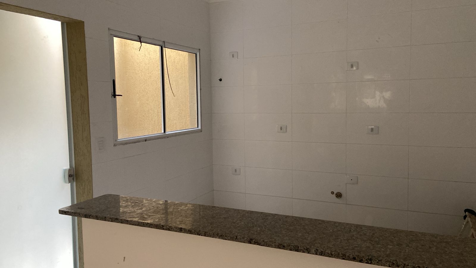  Sobrados Novos no Parque Paulistano – 2 Suítes com Varanda!  ✨ Lindo sobrado com 67 m² muito bem distribuídos! Conta com sala integrada à cozinha, lavabo social, lavanderia, e duas suítes, sendo uma delas com varanda privativa  ideal para quem busca conforto e praticidade no dia a dia. 1 vaga de garagem  Localizado no Parque Paulistano, região tranquila e com fácil acesso ao comércio.
