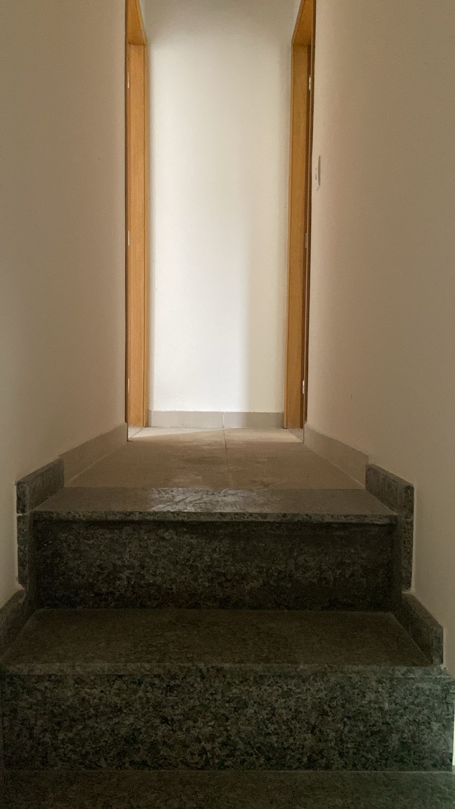  Sobrados Novos no Parque Paulistano – 2 Suítes com Varanda!  ✨ Lindo sobrado com 67 m² muito bem distribuídos! Conta com sala integrada à cozinha, lavabo social, lavanderia, e duas suítes, sendo uma delas com varanda privativa  ideal para quem busca conforto e praticidade no dia a dia. 1 vaga de garagem  Localizado no Parque Paulistano, região tranquila e com fácil acesso ao comércio.