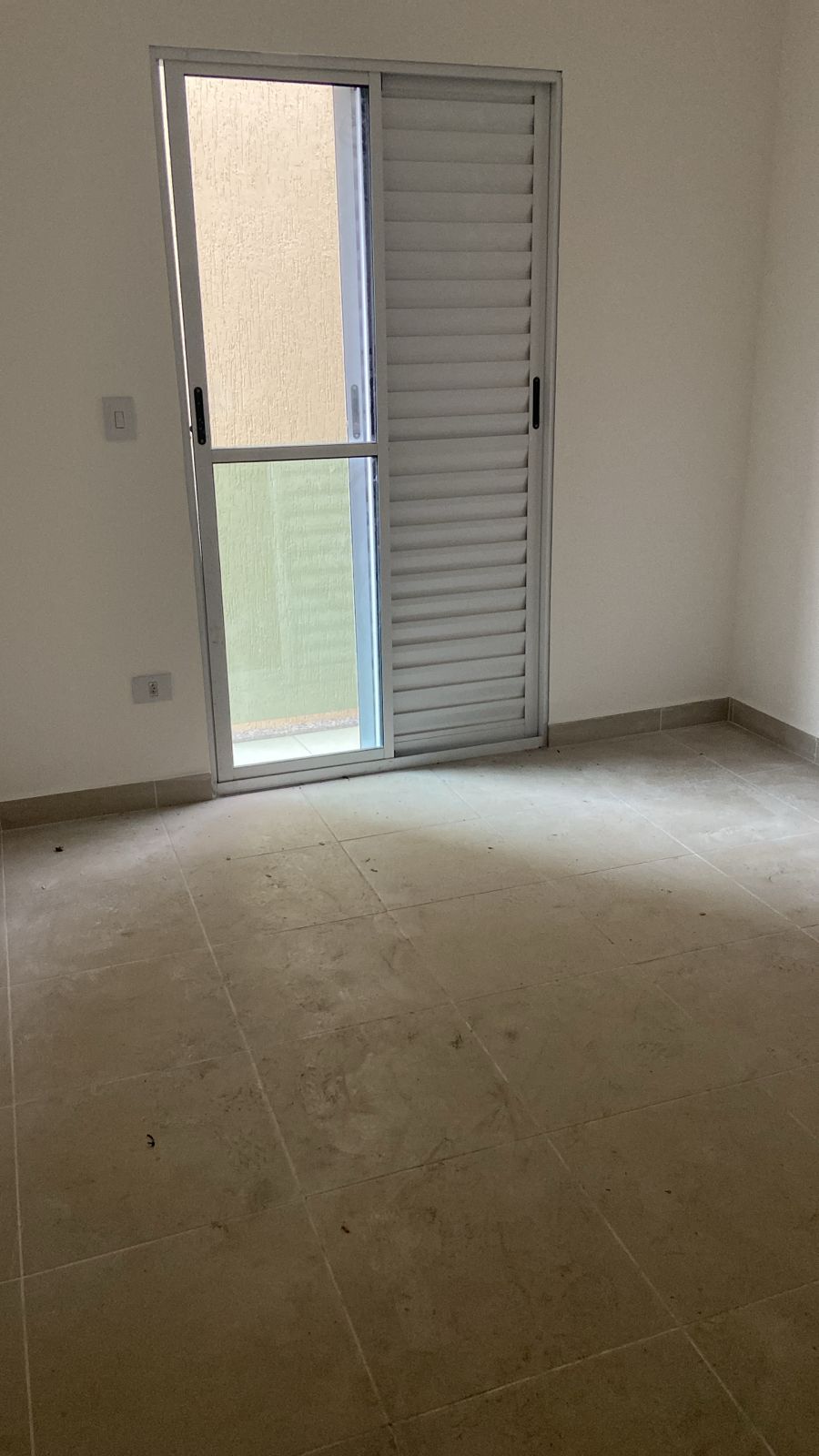  Sobrados Novos no Parque Paulistano – 2 Suítes com Varanda!  ✨ Lindo sobrado com 67 m² muito bem distribuídos! Conta com sala integrada à cozinha, lavabo social, lavanderia, e duas suítes, sendo uma delas com varanda privativa  ideal para quem busca conforto e praticidade no dia a dia. 1 vaga de garagem  Localizado no Parque Paulistano, região tranquila e com fácil acesso ao comércio.