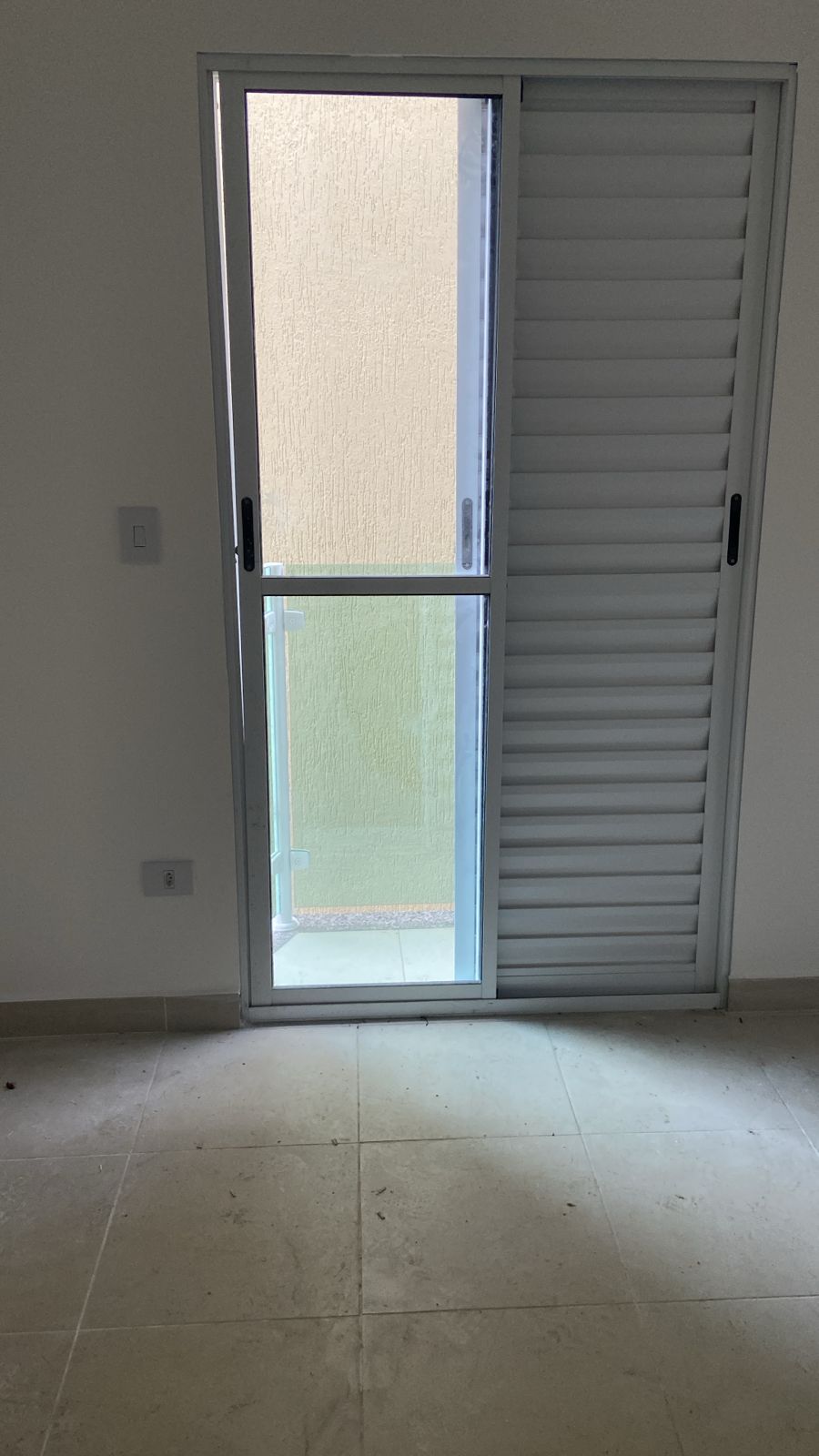  Sobrados Novos no Parque Paulistano – 2 Suítes com Varanda!  ✨ Lindo sobrado com 67 m² muito bem distribuídos! Conta com sala integrada à cozinha, lavabo social, lavanderia, e duas suítes, sendo uma delas com varanda privativa  ideal para quem busca conforto e praticidade no dia a dia. 1 vaga de garagem  Localizado no Parque Paulistano, região tranquila e com fácil acesso ao comércio.