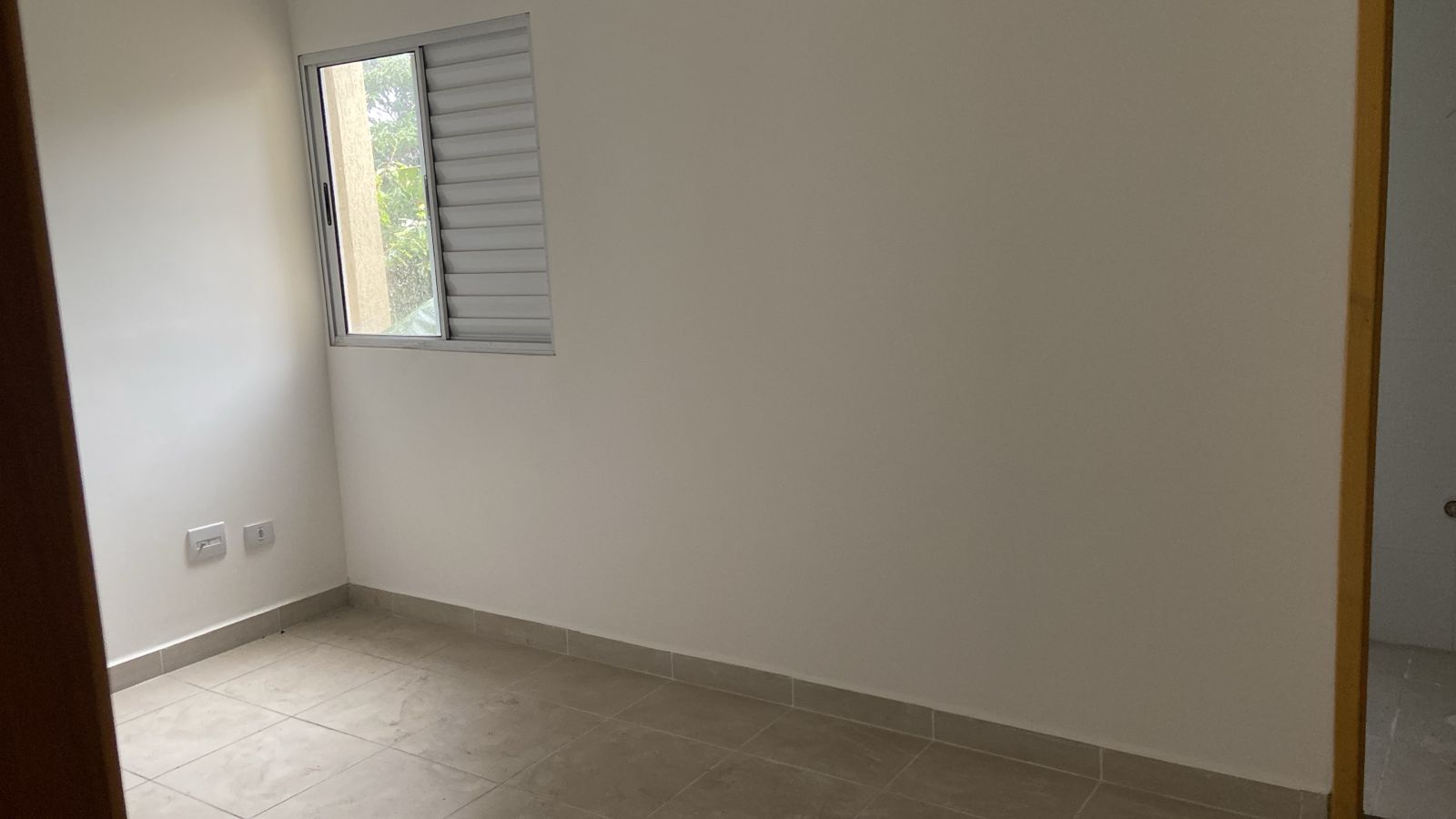  Sobrados Novos no Parque Paulistano – 2 Suítes com Varanda!  ✨ Lindo sobrado com 67 m² muito bem distribuídos! Conta com sala integrada à cozinha, lavabo social, lavanderia, e duas suítes, sendo uma delas com varanda privativa  ideal para quem busca conforto e praticidade no dia a dia. 1 vaga de garagem  Localizado no Parque Paulistano, região tranquila e com fácil acesso ao comércio.