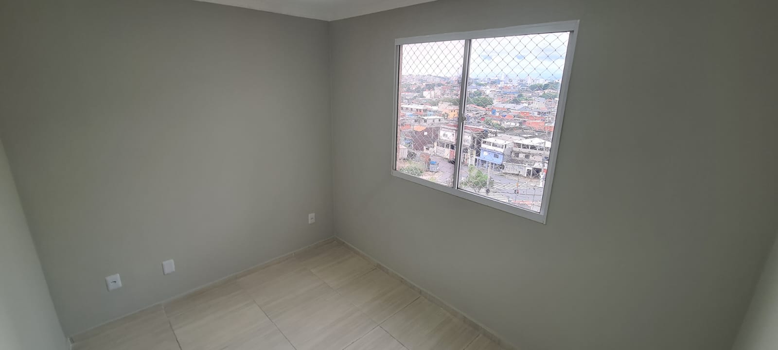 Apartamento Reformado em Ermelino Matarazzo – 2 Dormitórios, Andar Alto!  ✨ Móveis, pias, tanque e box novinhos, prontos para uso. Com 40 m², o imóvel conta com:  2 dormitórios  Sala aconchegante  Cozinha com armários planejados  Banheiro com box novo  Andar alto, com ótima ventilação e iluminação natural Localização privilegiada: A poucos minutos da Estação de Trem Comendador Ermelino 