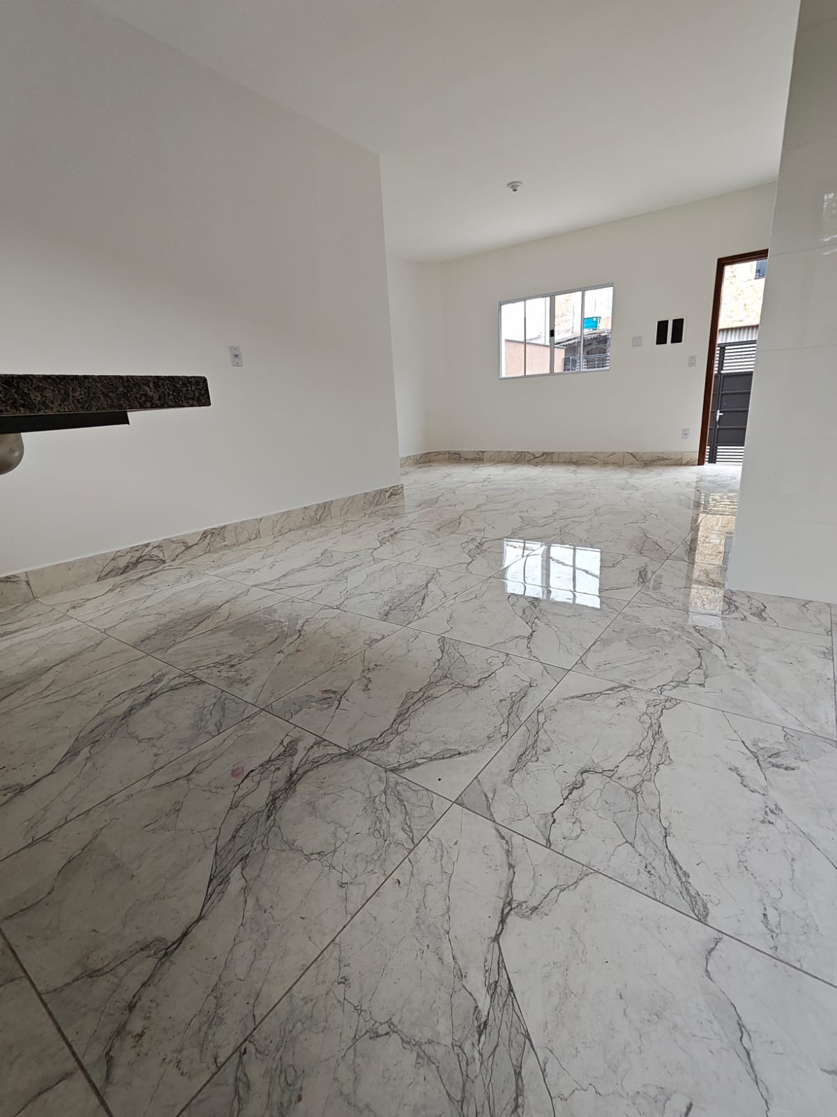  LANÇAMENTO – 10 SOBRADOS NOVOS INDIVIDUAIS FRONTAIS!   Modernos, espaçosos e prontos para morar em Guaianases!  ✨ Todos os sobrados possuem:  2 dormitórios;  1 banheiro + 1 lavabo;  Sala integrada com a cozinha;  Quintal com lavanderia descoberta;  1 ou 2 vagas de garagem;  Plantas modernas e ótimo acabamento! ✨ 