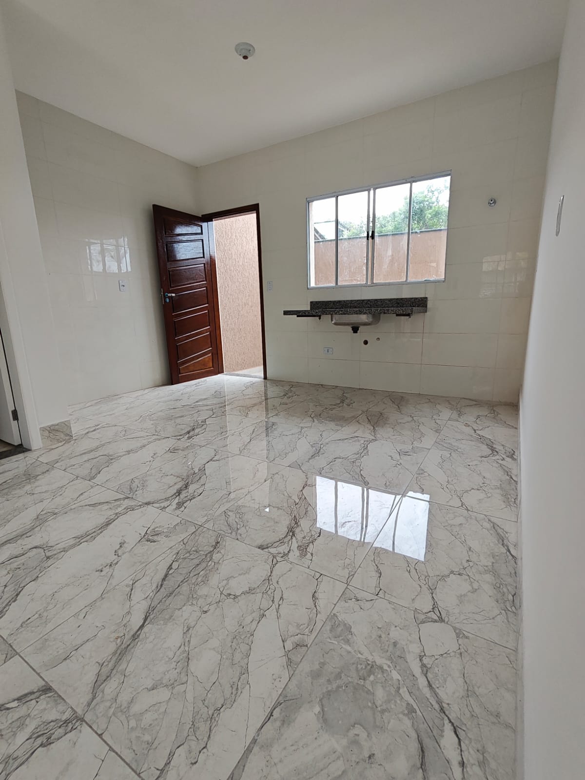  LANÇAMENTO – 10 SOBRADOS NOVOS INDIVIDUAIS FRONTAIS!   Modernos, espaçosos e prontos para morar em Guaianases!  ✨ Todos os sobrados possuem:  2 dormitórios;  1 banheiro + 1 lavabo;  Sala integrada com a cozinha;  Quintal com lavanderia descoberta;  1 ou 2 vagas de garagem;  Plantas modernas e ótimo acabamento! ✨ 