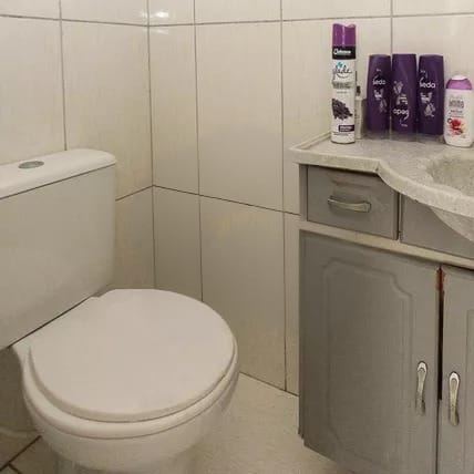  Lindo Sobrado à Venda  4 Dormitórios  1 Suíte  2 Vagas  148 m²  Parque Novo Lar  ✨ Acabamento impecável e pronto para morar! Este belíssimo sobrado oferece amplitude, conforto e sofisticação em cada detalhe. São 4 dormitórios, sendo 1 suíte espaçosa, sala ampla, cozinha moderna, banheiros com ótimo acabamento.