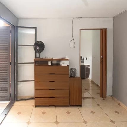 Lindo Sobrado à Venda  4 Dormitórios  1 Suíte  2 Vagas  148 m²  Parque Novo Lar  ✨ Acabamento impecável e pronto para morar! Este belíssimo sobrado oferece amplitude, conforto e sofisticação em cada detalhe. São 4 dormitórios, sendo 1 suíte espaçosa, sala ampla, cozinha moderna, banheiros com ótimo acabamento.