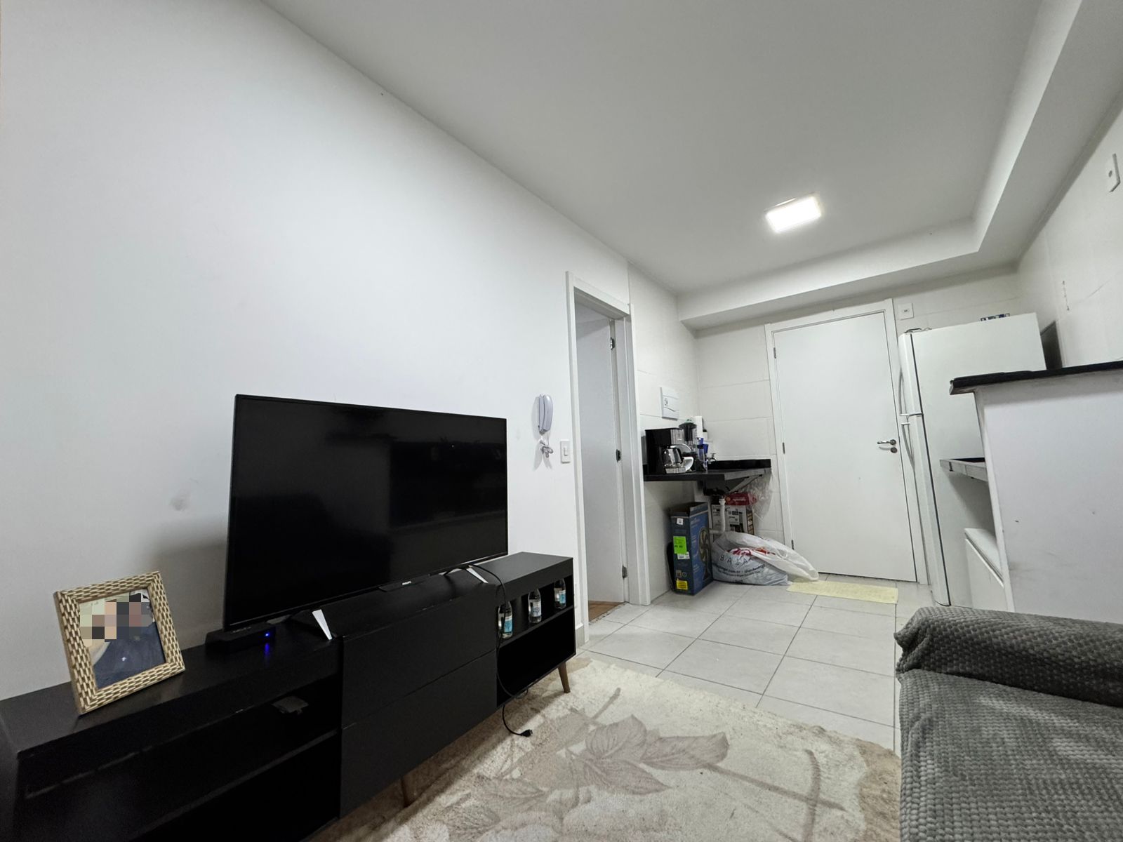 ✨ Apartamento à Venda  Vila Ré Patriarca ✨  Excelente oportunidade a apenas 550 metros da Estação Patriarca do Metrô!   Detalhes do imóvel:  1 dormitório com sacada  32 m² bem distribuídos  Localização privilegiada, próximo a comércios, transporte público e tudo que você precisa no dia a dia!
