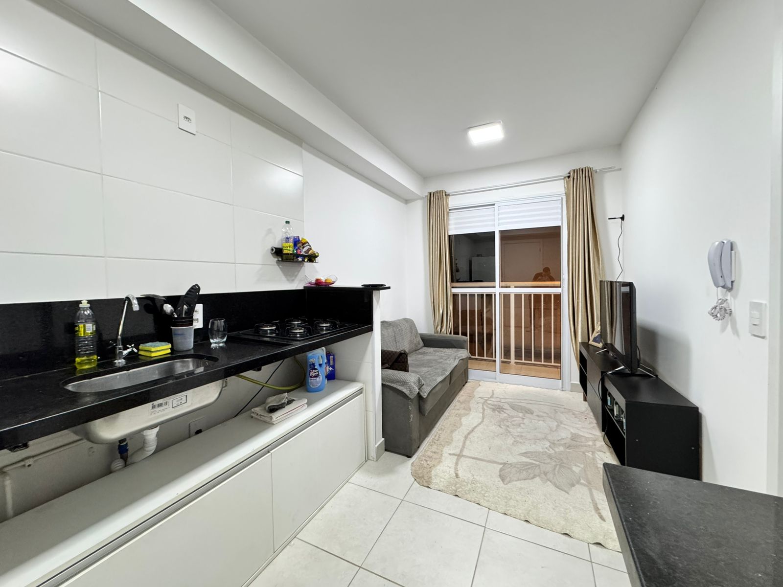 ✨ Apartamento à Venda  Vila Ré Patriarca ✨  Excelente oportunidade a apenas 550 metros da Estação Patriarca do Metrô!   Detalhes do imóvel:  1 dormitório com sacada  32 m² bem distribuídos  Localização privilegiada, próximo a comércios, transporte público e tudo que você precisa no dia a dia!