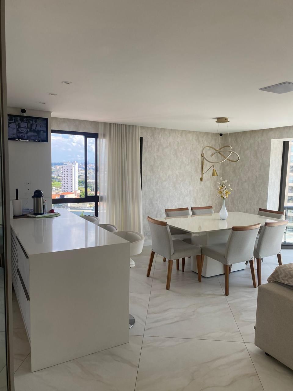 Apartamento à Venda – Parque da Mooca  São Paulo – 156m²  ✨ Destaques do Imóvel:  3 Dormitórios 2 Suítes, sendo 1 com Closet  3 Vagas de Garagem Fixas  Sala de Estar e Jantar Integradas  Cozinha Americana  Lavabo  Lavanderia + Dependência de Empregada com Banheiro  Varanda Envidraçada  Ar-condicionado nos dormitórios e na sala.