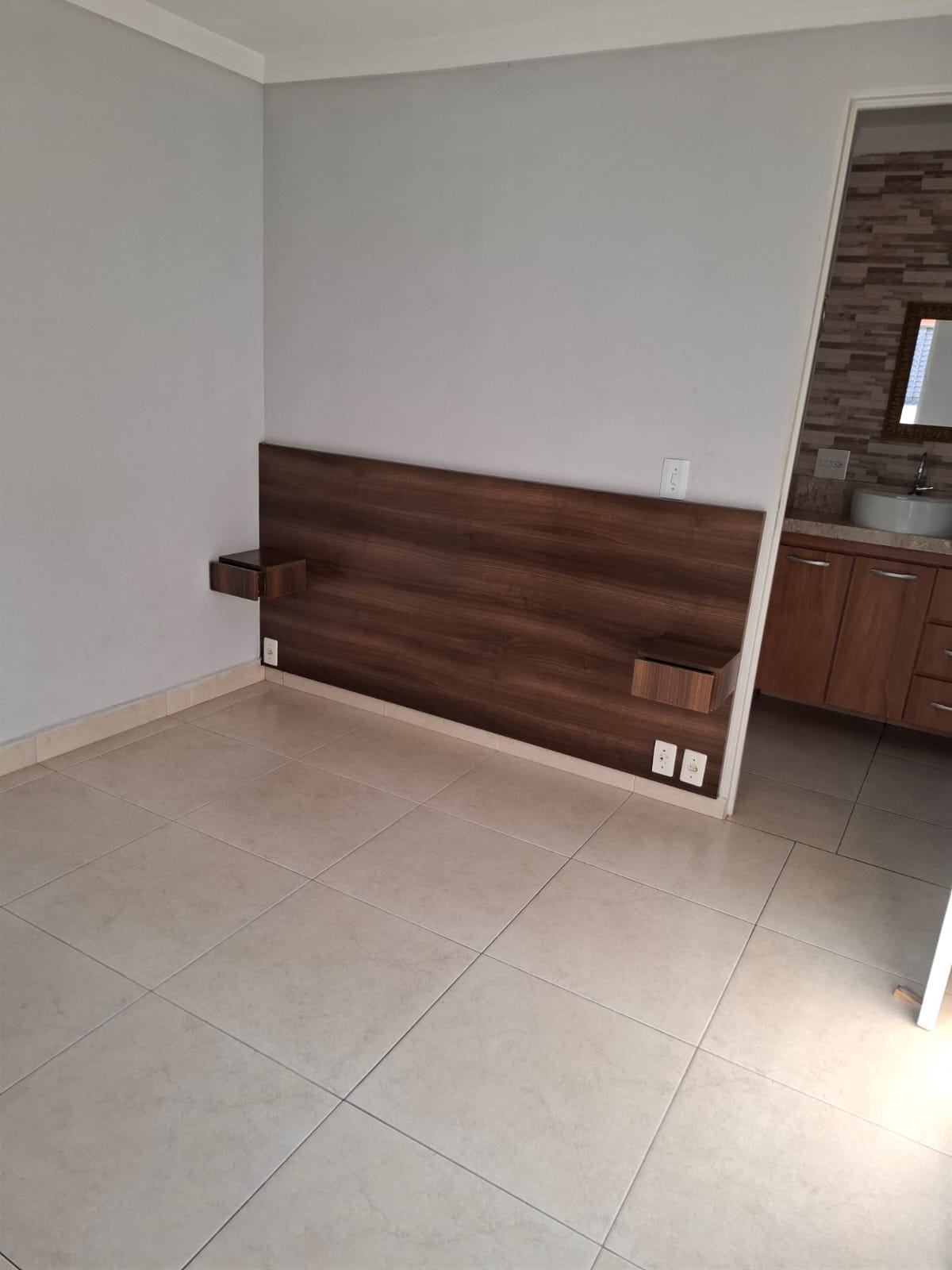 ✨ Apartamento à Venda – 2 Quartos  Tremembé  Serra da Cantareira   Se você busca tranquilidade, contato com a natureza e um lar pronto para morar, este apartamento é perfeito para você!  Localizado em uma das regiões mais charmosas e arborizadas de São Paulo, o Tremembé / Serra da Cantareira, o imóvel une conforto, praticidade e excelente custo-benefício.