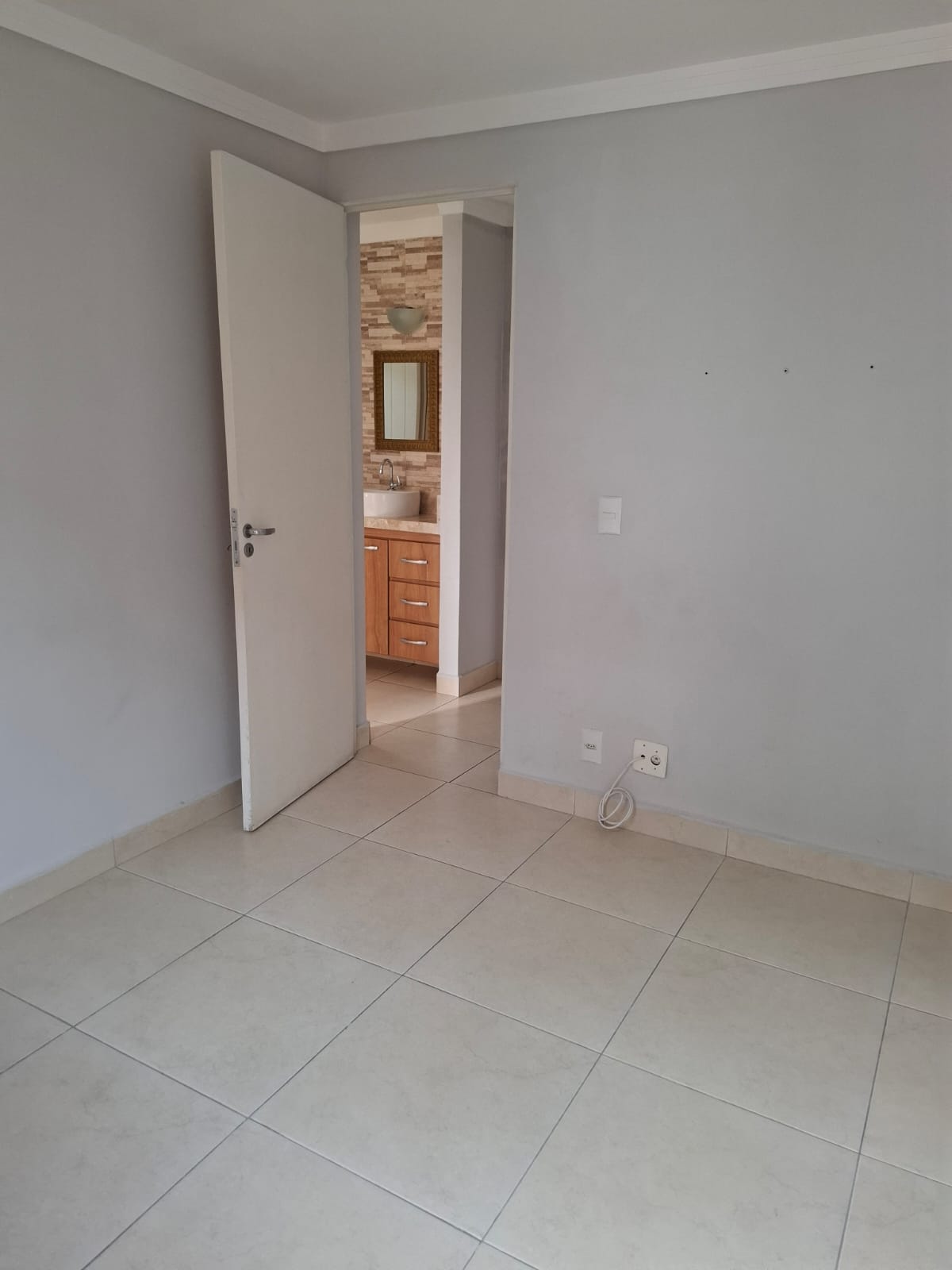 ✨ Apartamento à Venda – 2 Quartos  Tremembé  Serra da Cantareira   Se você busca tranquilidade, contato com a natureza e um lar pronto para morar, este apartamento é perfeito para você!  Localizado em uma das regiões mais charmosas e arborizadas de São Paulo, o Tremembé / Serra da Cantareira, o imóvel une conforto, praticidade e excelente custo-benefício.