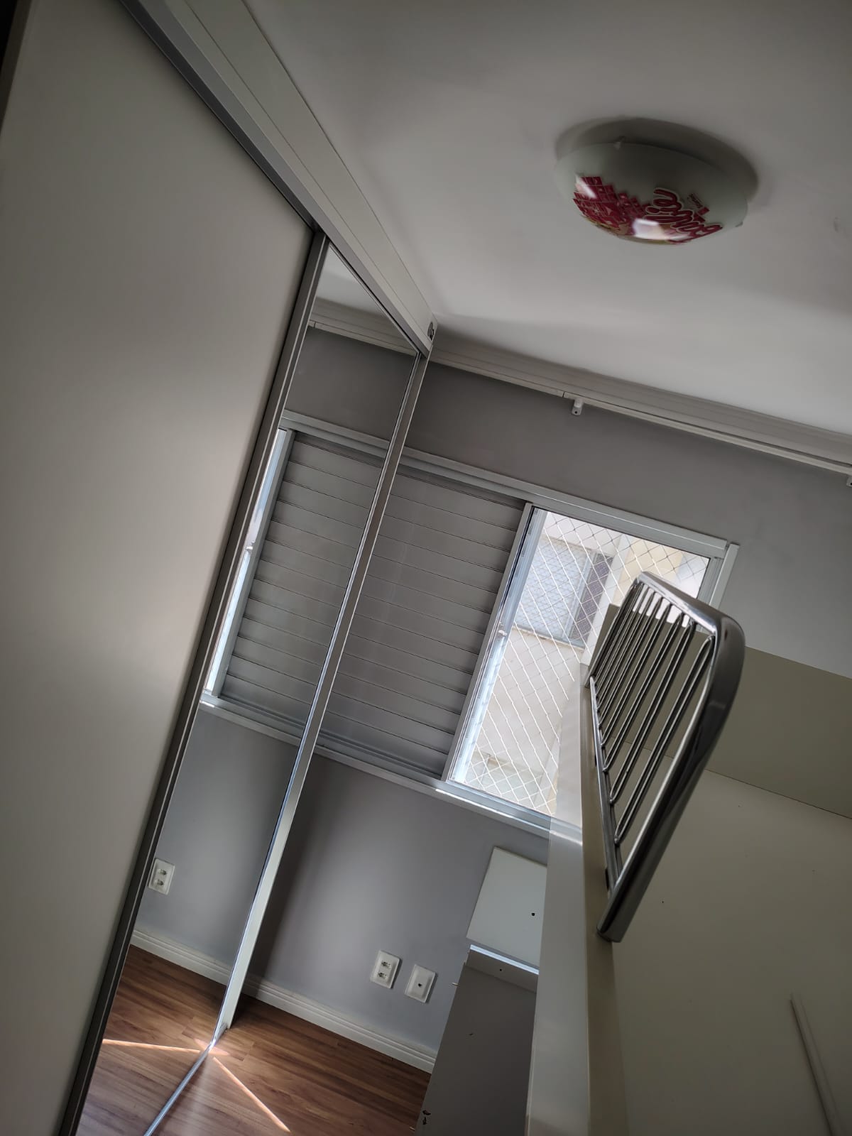  Apartamento Aconchegante e Mobiliado – 2 Dormitórios  Zona Norte  – 54m²  ✨ Pronto para morar! Este lindo apartamento combina conforto, praticidade  Localizado em  Zona Norte, é perfeito para quem busca qualidade de vida e bem-estar.   Área útil: 54 m²  2 dormitórios  1 vaga de garagem,  Sala de TV integrada à sala de jantar  Cozinha equipada  com fogão, forno e exaustor  Charmosa sacada.