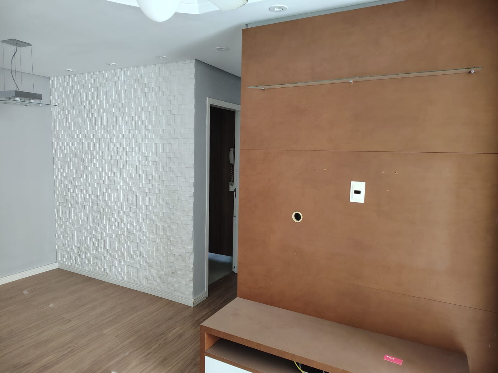  Apartamento Aconchegante e Mobiliado – 2 Dormitórios  Zona Norte  – 54m²  ✨ Pronto para morar! Este lindo apartamento combina conforto, praticidade  Localizado em  Zona Norte, é perfeito para quem busca qualidade de vida e bem-estar.   Área útil: 54 m²  2 dormitórios  1 vaga de garagem,  Sala de TV integrada à sala de jantar  Cozinha equipada  com fogão, forno e exaustor  Charmosa sacada.