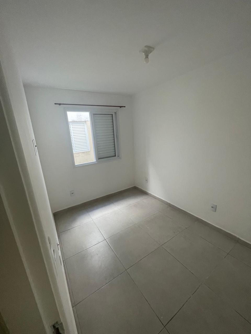  Apartamento no Jardim Helena – Localização Privilegiada!  More com praticidade e conforto na rua da Estação José Bonifácio, ao lado do Supermercado D’Avo e da Caixa Econômica Federal. Uma região completa, com fácil acesso a transporte, comércios e serviços.  O imóvel oferece: ✨ 2 dormitórios bem iluminados ✨ Sala aconchegante ✨ Cozinha funcional com área de serviço integrada.