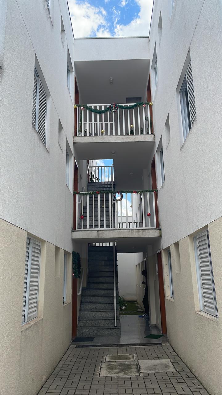  Apartamento no Jardim Helena – Localização Privilegiada!  More com praticidade e conforto na rua da Estação José Bonifácio, ao lado do Supermercado D’Avo e da Caixa Econômica Federal. Uma região completa, com fácil acesso a transporte, comércios e serviços.  O imóvel oferece: ✨ 2 dormitórios bem iluminados ✨ Sala aconchegante ✨ Cozinha funcional com área de serviço integrada.