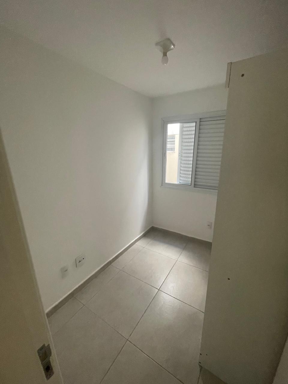  Apartamento no Jardim Helena – Localização Privilegiada!  More com praticidade e conforto na rua da Estação José Bonifácio, ao lado do Supermercado D’Avo e da Caixa Econômica Federal. Uma região completa, com fácil acesso a transporte, comércios e serviços.  O imóvel oferece: ✨ 2 dormitórios bem iluminados ✨ Sala aconchegante ✨ Cozinha funcional com área de serviço integrada.