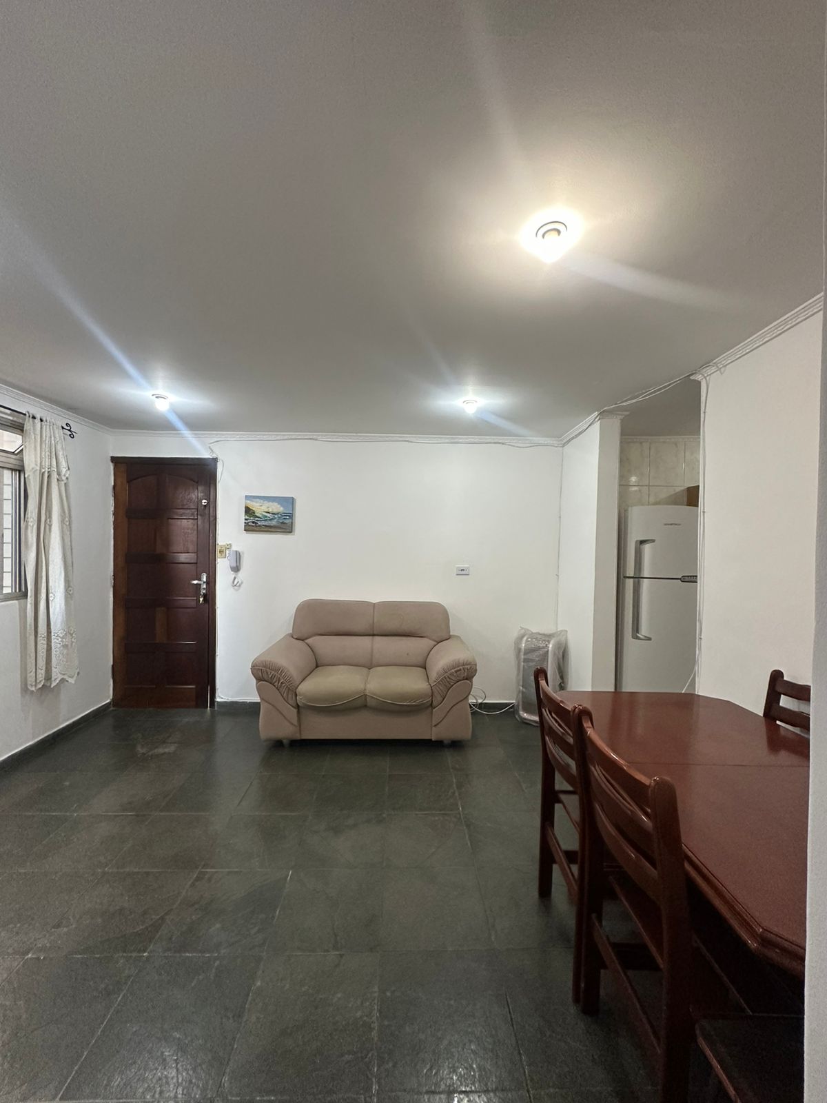  APARTAMENTO À VENDA – BOQUEIRÃO, PRAIA GRANDE Próximo à Praça da Paz e a poucos minutos da praia!  ✨ Descrição do Imóvel: Apartamento aconchegante, ideal para quem busca conforto e ótima localização no litoral.   2 dormitórios 42M²   Próximo da praia   Região excelente, com comércios, mobilidade e lazer.