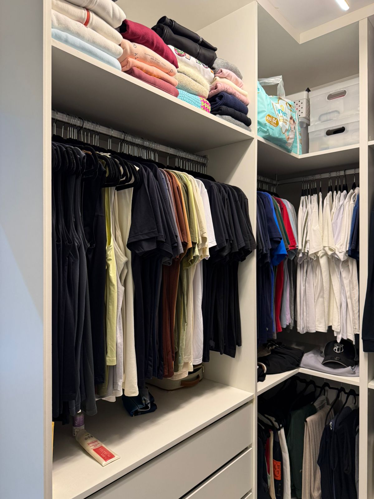  CASA ALTO PADRÃO À VENDA – Jardim Nossa Senhora do Carmo  Zona Leste – SP   Valor: R$ 1.400.000,00  Aceito carro, moto, jet ski ou terreno na Permuta como parte do pagamento  ✨ Imóvel Exclusivo, Moderno e Sofisticado Esta residência de alto padrão foi construída há apenas 1 ano e reúne tudo o que há de melhor em conforto, design e qualidade de vida. 