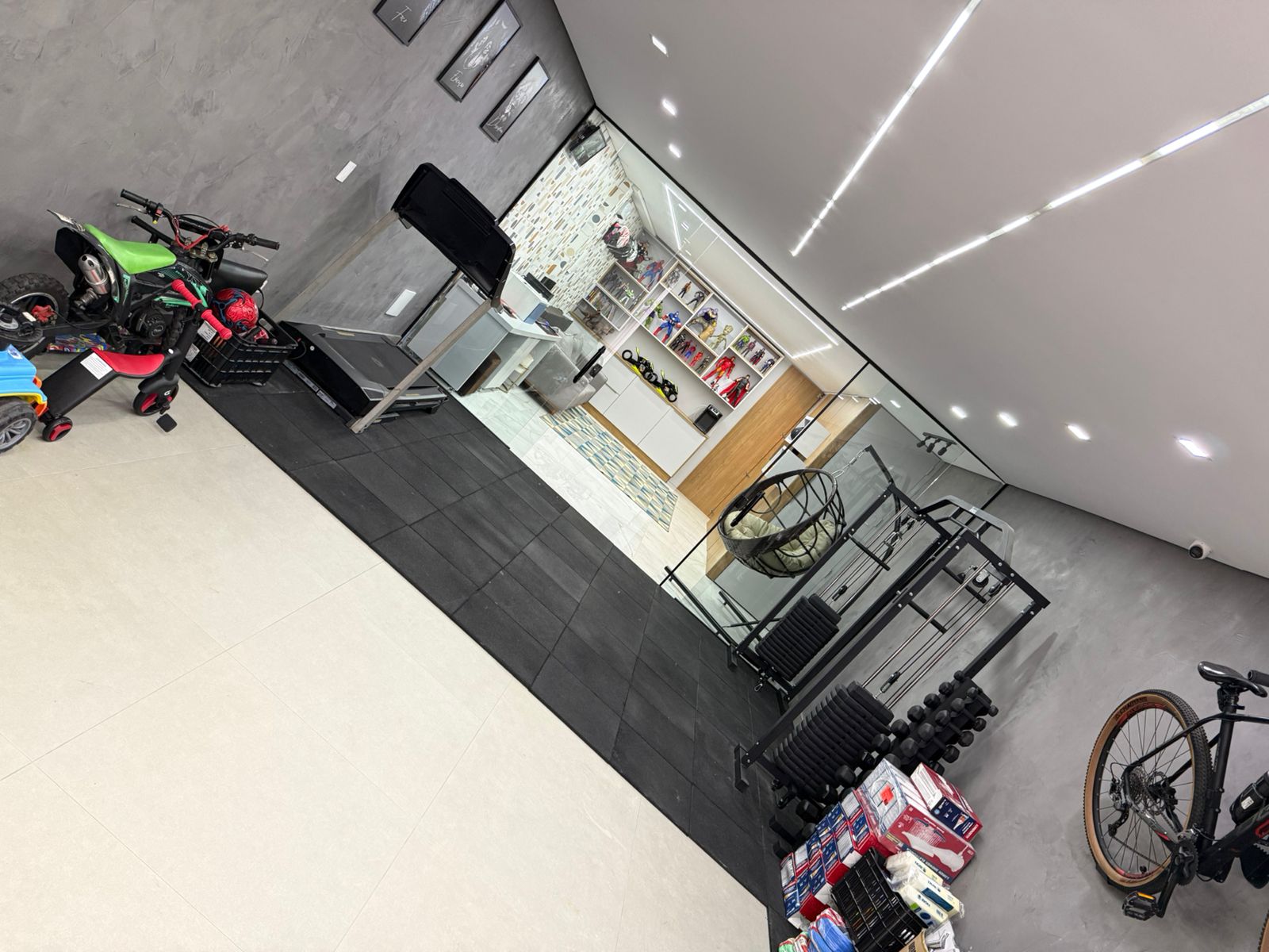  CASA ALTO PADRÃO À VENDA – Jardim Nossa Senhora do Carmo  Zona Leste – SP   Valor: R$ 1.400.000,00  Aceito carro, moto, jet ski ou terreno na Permuta como parte do pagamento  ✨ Imóvel Exclusivo, Moderno e Sofisticado Esta residência de alto padrão foi construída há apenas 1 ano e reúne tudo o que há de melhor em conforto, design e qualidade de vida. 